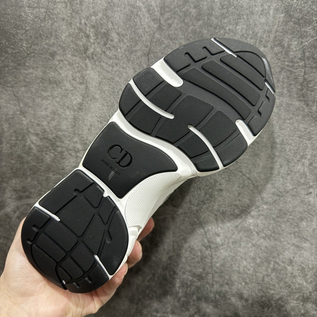 图片[9]-【广东纯原版本】Dior迪奥 Homme B22 Trainer Sneaker 系列复古厚底老爹风休闲运动慢跑鞋n配置专柜购物袋及配件(配置抗压快递外包牛皮纸壳 采用光滑牛皮革组合网织布面材质 正确吸汗网布贴合海玻璃CD压纹鞋垫独家开发TPU弹力中底组合TR光泽耐韧锯齿橡胶大底 这款单品从复古慢跑鞋汲取灵感 采用厚实的低帮设计 精选牛皮与网眼织物拼接鞋面 搭配黑白相间的刻花橡胶鞋底 侧面带有浮雕“CD”标志装饰n Size：38 39 40 41 42 43 44 45 46  编码：KH380400-莆田鞋批发中心