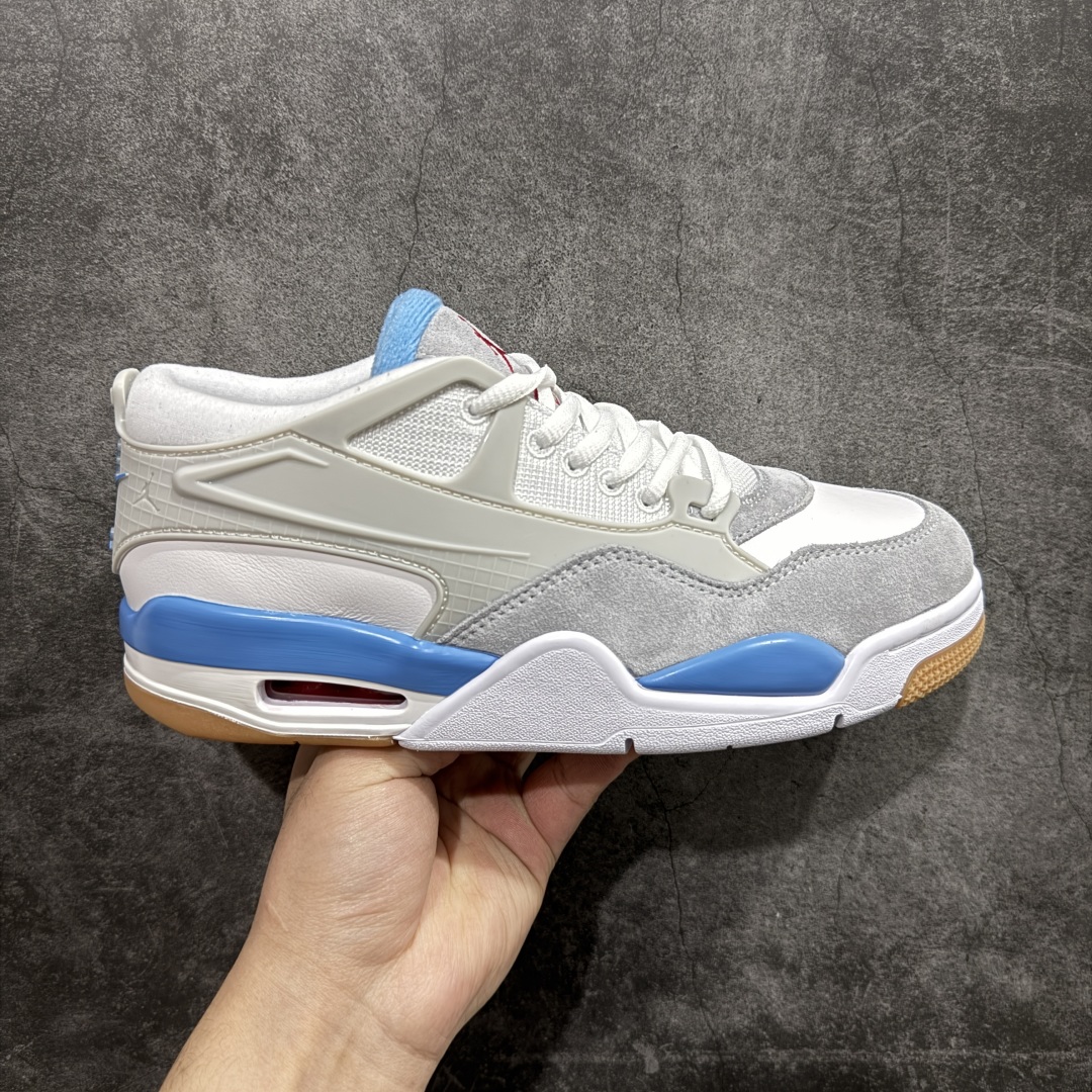 【纯原版】Air Jordan AJ4 RM 重置 重制版低帮复古篮球鞋 FQ7939-104nn采用了低帮的设计 并保留了众多AJ4的经典元素 鞋身以皮革、麂皮材质拼接打造 AJ4经典的TPU材质延伸至后跟 增强鞋款稳定性 而鞋身侧面的网格设计则被取消 尾部的NIKE AIR标志也得到保留 并同时带有飞人logo 中底部分同样搭载了可视AIR气垫 鞋底采用米白色中底和外底呈现 为整个设计收尾SIZE：36 36.5 37.5 38 38.5 39 40 40.5 41 42 42.5 43 44 44.5 45 46 47.5 编码：SL300320-莆田鞋批发中心