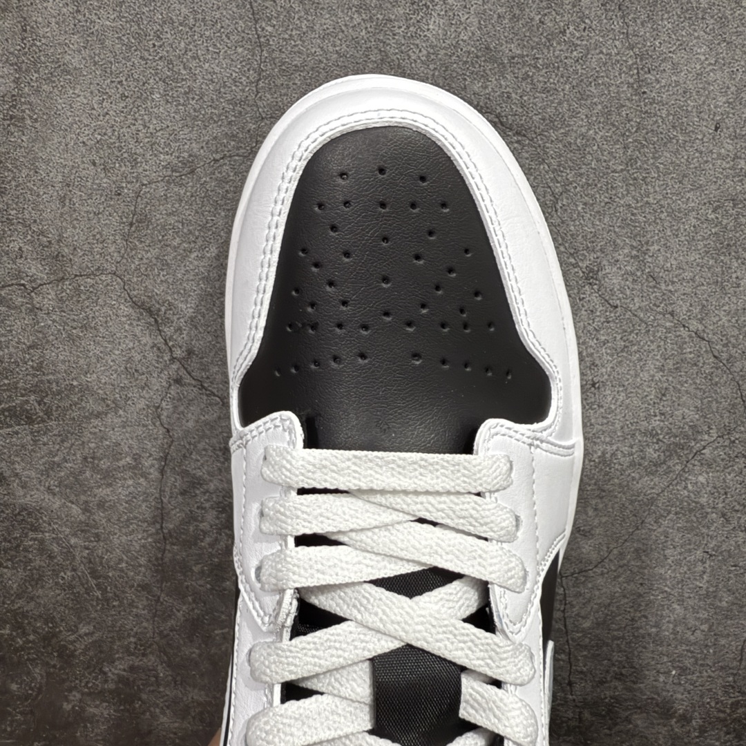 图片[5]-【K版】Air Jordan AJ1 Low 低帮 黑白熊猫 553558-172 全新流水线出品 DT版本唯一平替选择 市场第二梯队最强版 全部原鞋开发 原楦原纸板开发 全鞋电脑针车 原厂内置全掌气垫 原盒内在原标 唯一Zp原版鞋带绑法 免检产品 全新2022版型 全头层皮料 完美零毛边处理 原厂配置全掌气垫 价格定位良心 几十个配色陆续出货 尺码：36 36.5 37.5 38 38.5 39 40 40.5 41 42 42.5 43 44 44.5 45 46 47.5-选品中心