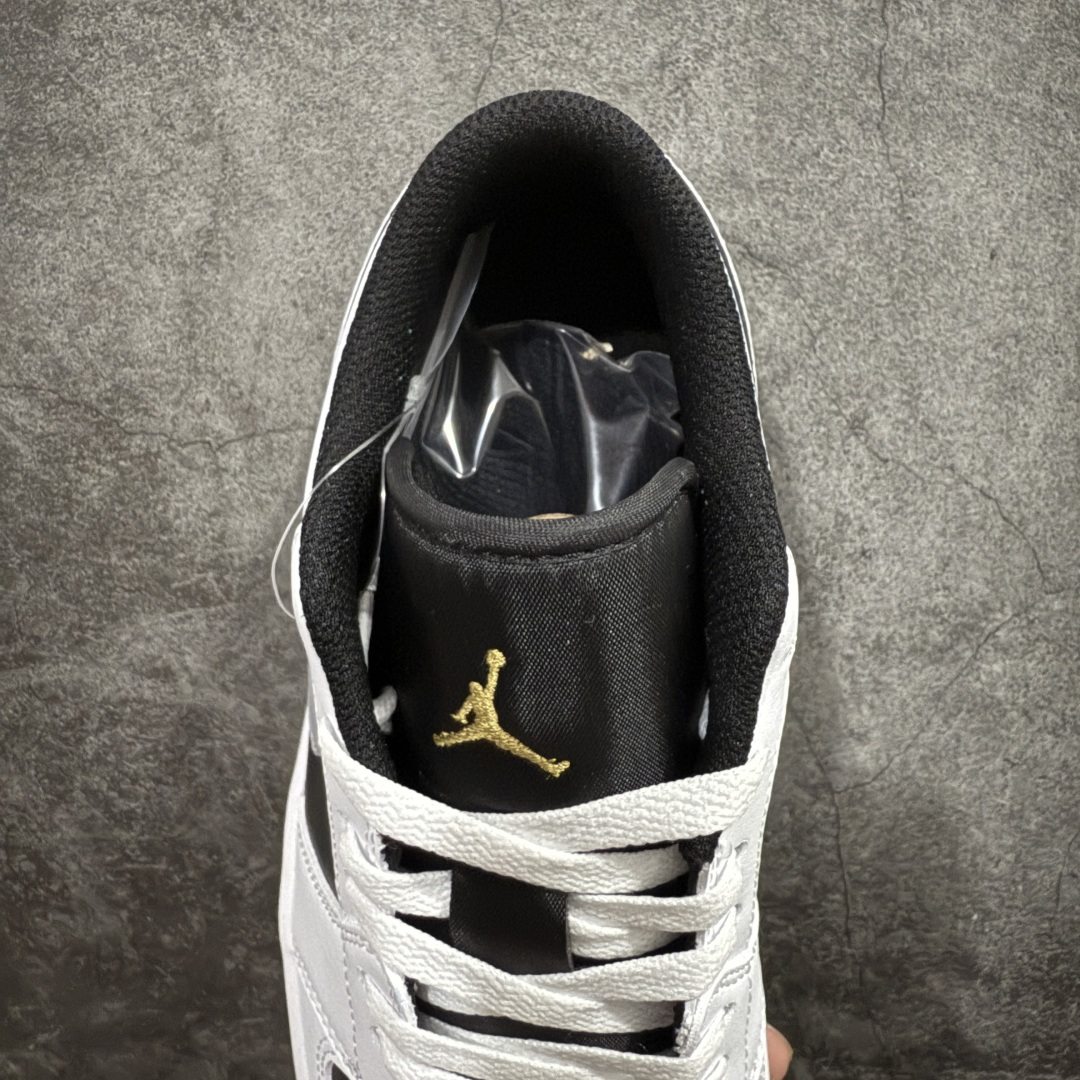 图片[8]-【K版】Air Jordan AJ1 Low 低帮 黑白熊猫 553558-172 全新流水线出品 DT版本唯一平替选择 市场第二梯队最强版 全部原鞋开发 原楦原纸板开发 全鞋电脑针车 原厂内置全掌气垫 原盒内在原标 唯一Zp原版鞋带绑法 免检产品 全新2022版型 全头层皮料 完美零毛边处理 原厂配置全掌气垫 价格定位良心 几十个配色陆续出货 尺码：36 36.5 37.5 38 38.5 39 40 40.5 41 42 42.5 43 44 44.5 45 46 47.5-选品中心