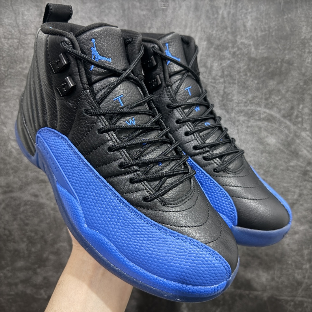 【顶级外贸版】Air Jordan AJ12 Retro 黑蓝 130690-014n原楦原纸板开发 原汁原味12代鞋型 进口原厂皮料 原厂碳板 原装材料 原厂定制金属扣 原厂电绣 支持与公司货全方位对比 只服务于5%懂鞋的高端客户 发国外可支持各种retail商店充正寄售SIZE：40 40.5 41 42 42.5 43 44 44.5 45 45.5 46 47.5 48.5 编码：777470500-莆田鞋批发中心