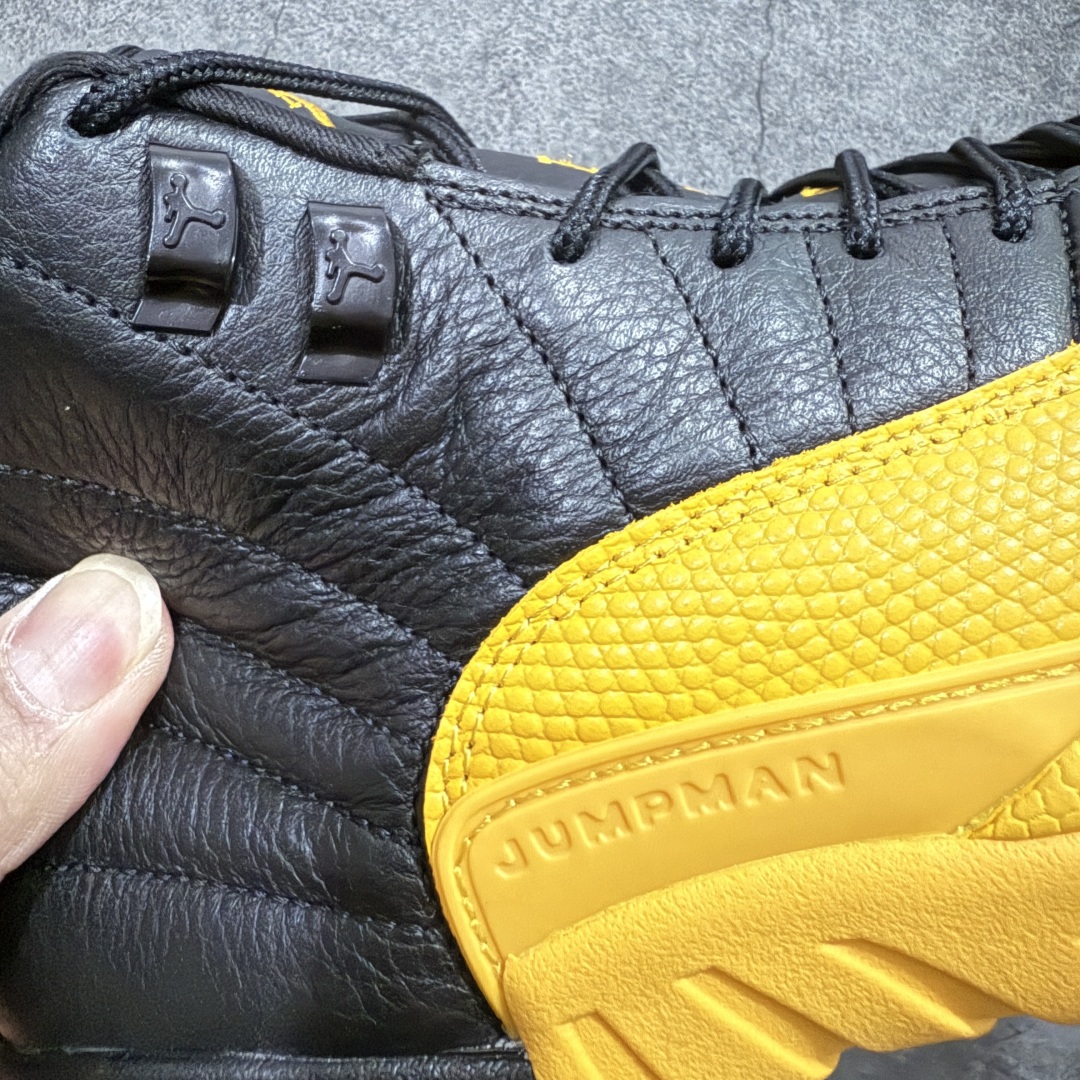 图片[4]-【顶级外贸版】Air Jordan AJ12 Retro 黑黄 130690-070n原楦原纸板开发 原汁原味12代鞋型 进口原厂皮料 原厂碳板 原装材料 原厂定制金属扣 原厂电绣 支持与公司货全方位对比 只服务于5%懂鞋的高端客户 发国外可支持各种retail商店充正寄售SIZE：40 40.5 41 42 42.5 43 44 44.5 45 45.5 46 47.5 48.5 编码：777470500-莆田鞋批发中心