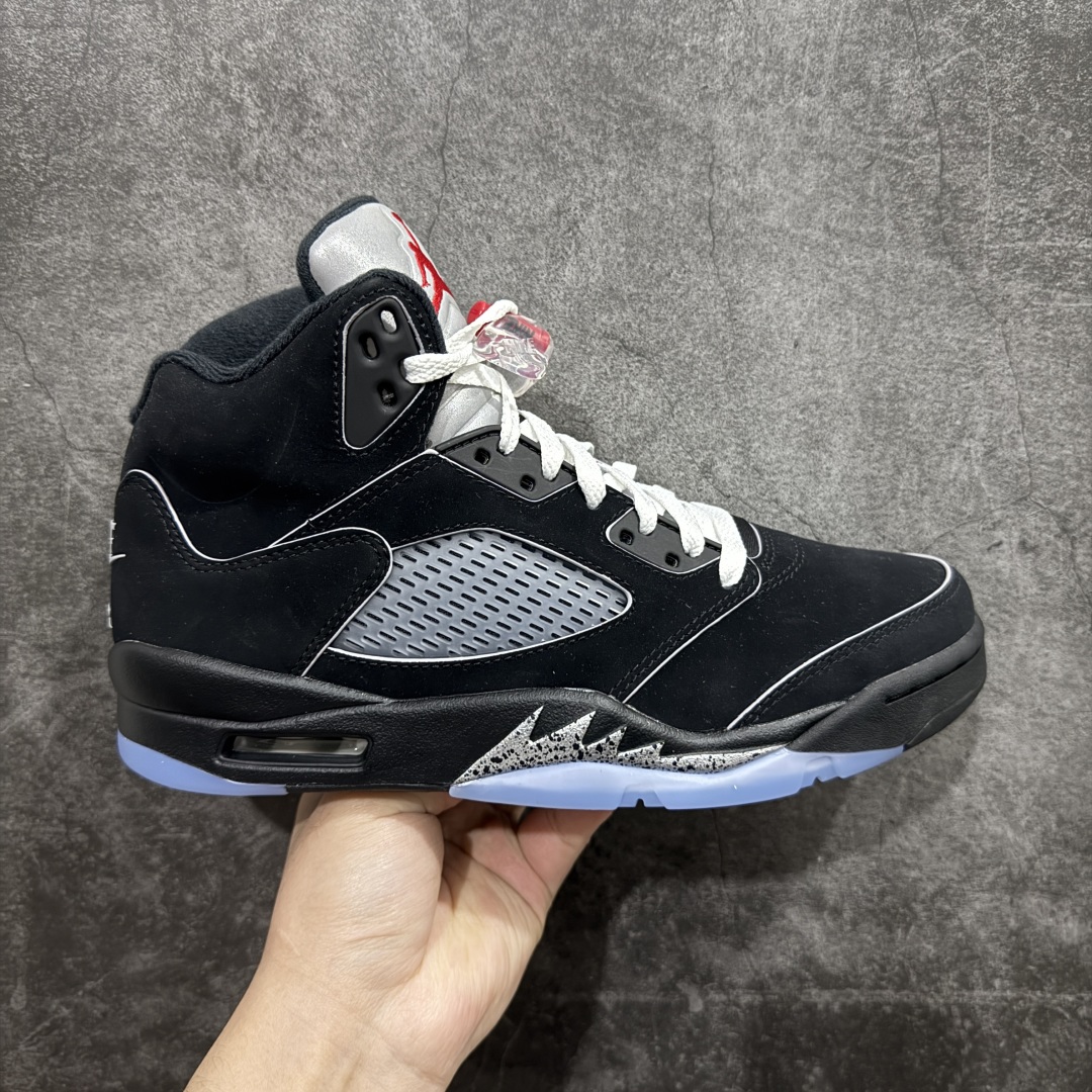 【莞顶Ljr特供】Air Jordan AJ5 “Black Metallic Reimagined” 黑银 HF3975-001全新改良批次 圈内最强倒钩系列n高端零售裸鞋圈特供批次 SZ原厂全套原楦原纸板冲刀磨具开发原厂皮料加持 原厂港宝加持定型后跟R度完美 同源原厂电绣 飞翼针数密度立体效果一致 百分百一致原鞋 原厂拉帮工艺 针距密度一致 后跟弧度收口自然不对折 极致一眼正品既视感 进口玻璃冲刀皮料裁剪零毛边 全鞋电脑针车工艺 品控清洁度最高QC检验标准 免检产品 原厂订购鞋盒、鞋标、防尘纸、鞋撑、鞋带 追求极致的原厂味道SIZE：40.5 41 42 42.5 43 44 44.5 45 45.5 46 47.5 48.5 编码：LJQ510540-莆田鞋批发中心