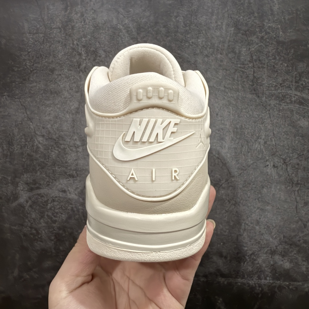 图片[4]-【DT纯原】Air Jordan AJ4 RM 重置 重制版低帮复古篮球鞋 FQ7940-200nn采用了低帮的设计 并保留了众多AJ4的经典元素 鞋身以皮革、麂皮材质拼接打造 AJ4经典的TPU材质延伸至后跟 增强鞋款稳定性 而鞋身侧面的网格设计则被取消 尾部的NIKE AIR标志也得到保留 并同时带有飞人logo 中底部分同样搭载了可视AIR气垫 鞋底采用米白色中底和外底呈现 为整个设计收尾SIZE：36 36.5 37.5 38 38.5 39 40 40.5 41 42 42.5 43 44 44.5 45 46 47.5 编码：DL290310-莆田鞋批发中心