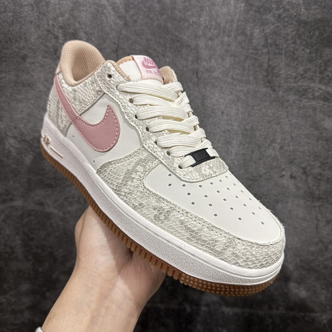 图片[3]-【公司级】Nike Air Force 1 Low 蛇年白棕 空军一号低帮运动休闲板鞋 原楦头原纸板  打造纯正空军版型#专注外贸渠道  全掌内置蜂窝气垫 #原盒配件 原厂中底钢印、拉帮完美  货号：HF2898-100 尺码：36 36.5 37.5 38 38.5 39 40 40.5 41 42 42.5 43 44 44.5 45 编码：LF250260-莆田鞋批发中心