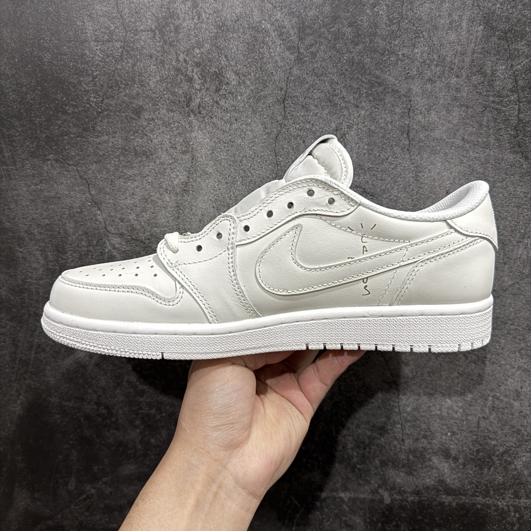 图片[2]-【KZ纯原】Travis Scott x Air Jordan AJ1 Low OG SP TS联名倒钩低帮纯白配色 TD1228-111n全系列配色 外贸特供批次 新配色不断更新开发 市场中端王者 全套原纸板楦头开发 确保原汁原味 完美呈现一代版型 一比一鞋头弧度高度鞋身弧度 此版本只针对中端市场 细节品控鞋型随意秒杀市面同价位 鞋型完美 不臃肿别扭 头层皮料加持 用料绝不含糊 进口玻璃冲刀皮料裁剪零毛边 电脑针车工艺 超高鞋面清洁度 最高QC检验标准 控制溢胶瑕疵 原盒原配 飞翼3D高频深度立体 工艺方面大到整体鞋型 漏斗收腰 底线拉帮 LOGO立体程度 小到针眼排布 载片对称 冲孔效果 鞋标规范 鞋垫背胶等等 无一不是口碑收割 每双都是一个回头客SIZE：36 36.5 37.5 38 38.5 39 40 40.5 41 42 42.5 43 44 44.5 45 46 47.5 编码：SLM290320-莆田鞋批发中心