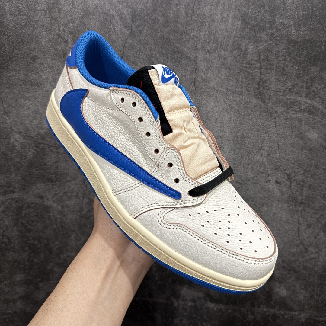 图片[3]-【DG纯原】Travis Scott x Air Jordan AJ1 Low OG SP TS联名倒钩低帮 白蓝闪电2.0 DM7866-104n知名大厂出品 纯原第一梯队版本产品品控稳定性领先行业 各方面均可对飙市面通货版nSZ原厂全套原楦原纸板冲刀磨具开发 原厂皮料加持原厂港宝加持定型后跟R度完美 同源原厂电绣 鬼脸飞翼针数密度立体效果一致 百分百一致原鞋 原厂拉帮工艺 针距密度一致 后跟弧度收口自然不对折 极致一眼正品既视感 进口玻璃冲刀皮料裁剪零毛边 全鞋电脑针车工艺 品控清洁度最高QC检验标准 免检产品 原厂订购鞋盒、鞋标、防尘纸、鞋撑、鞋带 追求极致的原厂味道SIZE：36-48.5 编码：X10390420-莆田鞋批发中心