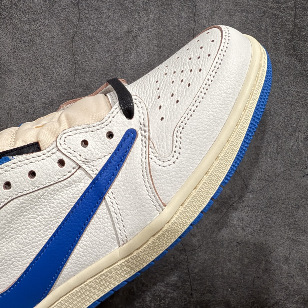 图片[6]-【DG纯原】Travis Scott x Air Jordan AJ1 Low OG SP TS联名倒钩低帮 白蓝闪电2.0 DM7866-104n知名大厂出品 纯原第一梯队版本产品品控稳定性领先行业 各方面均可对飙市面通货版nSZ原厂全套原楦原纸板冲刀磨具开发 原厂皮料加持原厂港宝加持定型后跟R度完美 同源原厂电绣 鬼脸飞翼针数密度立体效果一致 百分百一致原鞋 原厂拉帮工艺 针距密度一致 后跟弧度收口自然不对折 极致一眼正品既视感 进口玻璃冲刀皮料裁剪零毛边 全鞋电脑针车工艺 品控清洁度最高QC检验标准 免检产品 原厂订购鞋盒、鞋标、防尘纸、鞋撑、鞋带 追求极致的原厂味道SIZE：36-48.5 编码：X10390420-莆田鞋批发中心