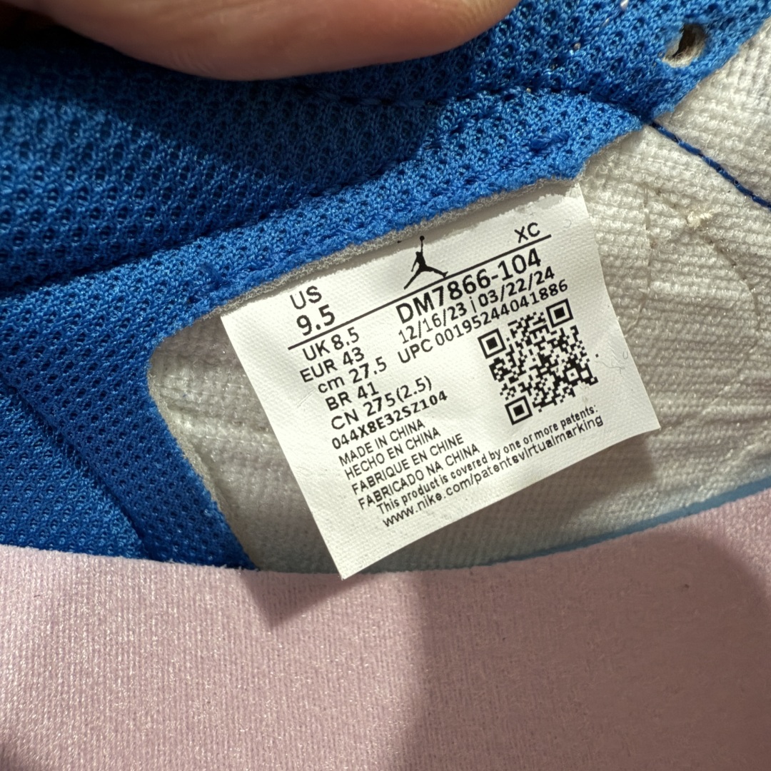 图片[8]-【DG纯原】Travis Scott x Air Jordan AJ1 Low OG SP TS联名倒钩低帮 白蓝闪电2.0 DM7866-104n知名大厂出品 纯原第一梯队版本产品品控稳定性领先行业 各方面均可对飙市面通货版nSZ原厂全套原楦原纸板冲刀磨具开发 原厂皮料加持原厂港宝加持定型后跟R度完美 同源原厂电绣 鬼脸飞翼针数密度立体效果一致 百分百一致原鞋 原厂拉帮工艺 针距密度一致 后跟弧度收口自然不对折 极致一眼正品既视感 进口玻璃冲刀皮料裁剪零毛边 全鞋电脑针车工艺 品控清洁度最高QC检验标准 免检产品 原厂订购鞋盒、鞋标、防尘纸、鞋撑、鞋带 追求极致的原厂味道SIZE：36-48.5 编码：X10390420-莆田鞋批发中心