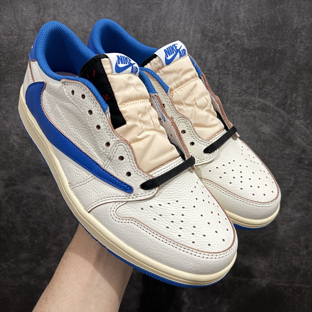 【DG纯原】Travis Scott x Air Jordan AJ1 Low OG SP TS联名倒钩低帮 白蓝闪电2.0 DM7866-104n知名大厂出品 纯原第一梯队版本产品品控稳定性领先行业 各方面均可对飙市面通货版nSZ原厂全套原楦原纸板冲刀磨具开发 原厂皮料加持原厂港宝加持定型后跟R度完美 同源原厂电绣 鬼脸飞翼针数密度立体效果一致 百分百一致原鞋 原厂拉帮工艺 针距密度一致 后跟弧度收口自然不对折 极致一眼正品既视感 进口玻璃冲刀皮料裁剪零毛边 全鞋电脑针车工艺 品控清洁度最高QC检验标准 免检产品 原厂订购鞋盒、鞋标、防尘纸、鞋撑、鞋带 追求极致的原厂味道SIZE：36-48.5 编码：X10390420-莆田鞋批发中心