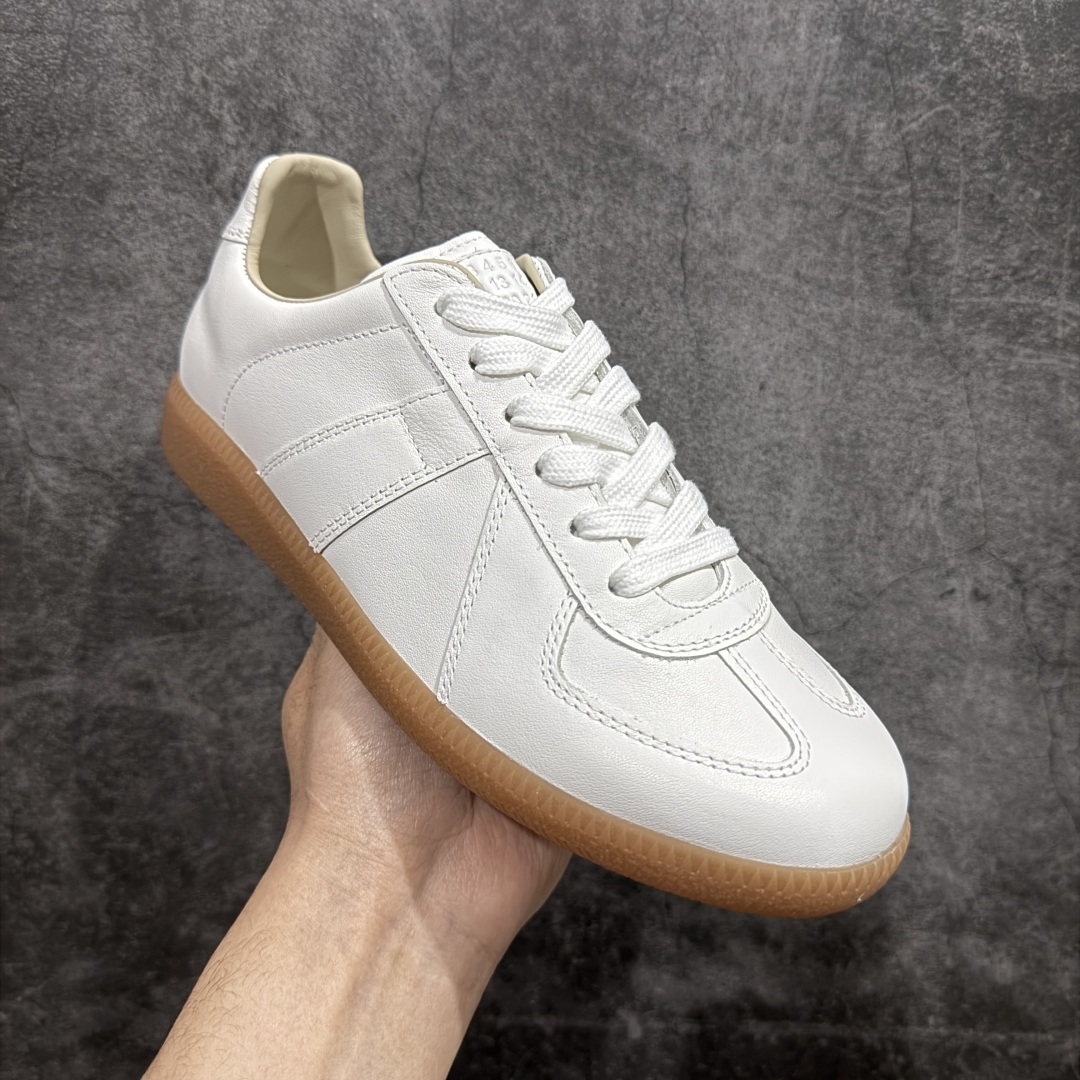 图片[3]-【全新莞产纯原】Maison Margiela MM6梅森马吉拉 Calfskin Replica 复古 德训 时尚板鞋 男女款广货新版本 飞机礼盒装 送礼高端大气n原版全套包装 配送精致白色礼盒网红单品 高端外贸 平台零售专供批次全头层软牛皮鞋面 头层羊皮内里n乳胶鞋垫 中底钢印 原版织唛 尺码：35 36 37 38 39 40 41 42 43 44  45 编码：PS350380-莆田鞋批发中心