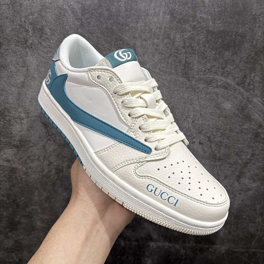 图片[3]-【定制版】Travis Scott x Fragment Design x Air Jordan 1 Low OG SP AJ1 乔1 古驰联名-白青玉 低帮文化休闲板鞋rn#多方联名合作融合了Travis Scott 独特的音乐风格，藤原浩个性的设计风格以及Jordan品牌的经典元素 使其成为一双具有独特身份和价值的鞋子 清新而立体的外观加上联名标识更突出了其独特身份 这种配色方案显示出活力和时尚感 在视觉上引人注目  鞋身的质感和细腻的细节处理使其显得高端而格调十足  这款“倒钩”联名是设计与创意完美结合  融合多方的个性风格是一款备受瞩目的潮流鞋款r 货号： LJ5188-022 尺码：36 36.5 37.5 38 38.5 39 40 40.5 41 42 42.5 43 44 44.5 45  编码：HXS260280-莆田鞋批发中心