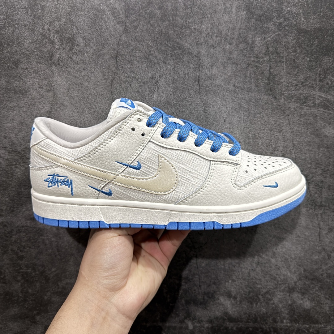 【定制版】Stussy x NK Dunk Low SB低帮斯图西联名白蓝 货号：KK1888-014 尺码：36 36.5 37.5 38 38.5 39 40 40.5 41 42 42.5 43 44 44.5 45 编码：HXS260280-莆田鞋批发中心