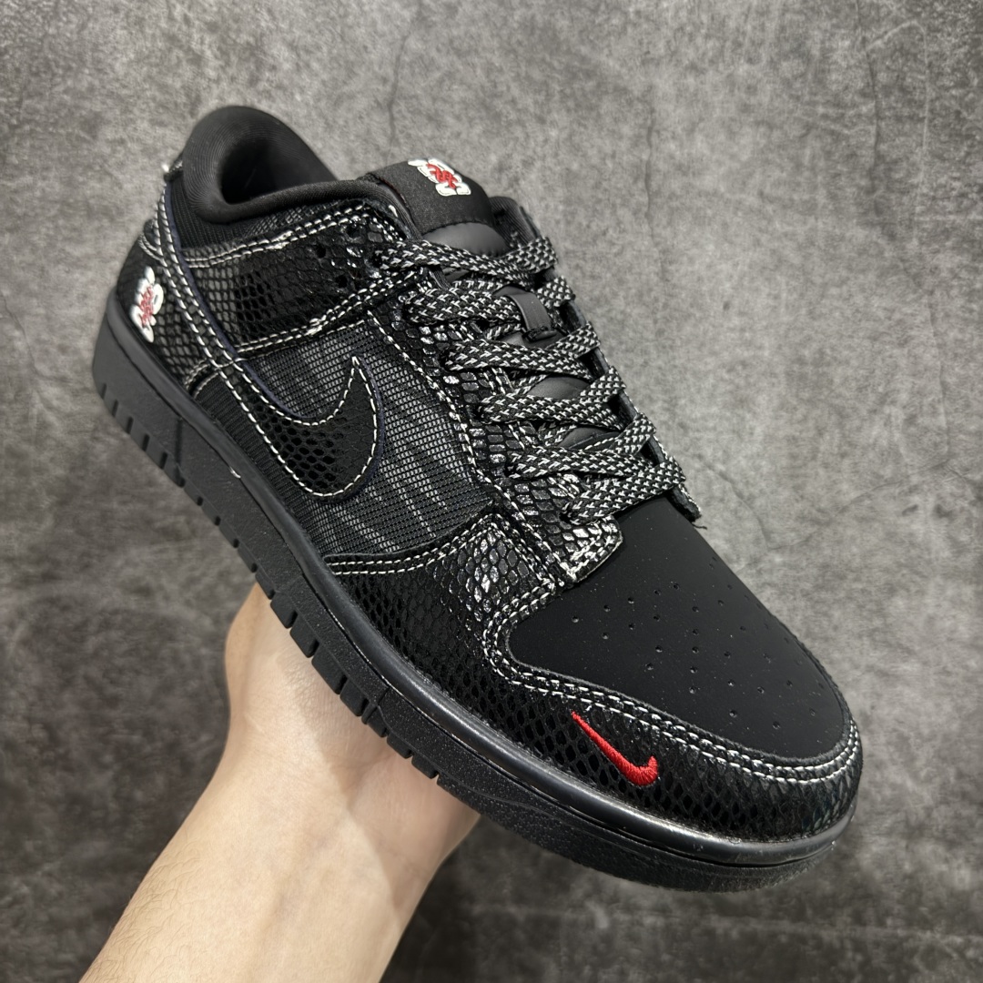 图片[3]-【定制版】Nk SB Dunk Low 蛇年限定-黑蛇 周年高端定制 低帮休闲板鞋rn#定制鞋盒 大厂纯原品质出货 超高清洁度 皮料切割干净无任何毛边 细节完美 r 货号：CH8311-233 尺码：36 36.5 37.5 38 38.5 39 40 40.5 41 42 42.5 43 44 44.5 45  编码：HXS340360-莆田鞋批发中心