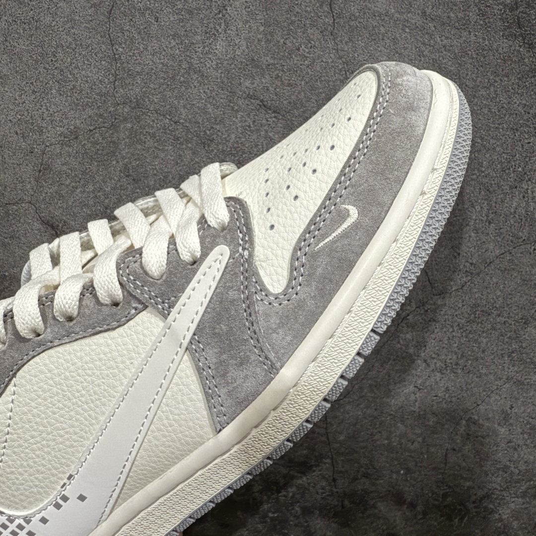 图片[6]-【定制版】Travis Scott x Fragment Design x Air Jordan 1 Low OG SP AJ1 乔1 UN联名 灰白马赛克 低帮文化休闲板鞋rn#多方联名合作融合了Travis Scott 独特的音乐风格，藤原浩个性的设计风格以及Jordan品牌的经典元素 使其成为一双具有独特身份和价值的鞋子 清新而立体的外观加上联名标识更突出了其独特身份 这种配色方案显示出活力和时尚感 在视觉上引人注目  鞋身的质感和细腻的细节处理使其显得高端而格调十足  这款“倒钩”联名是设计与创意完美结合  融合多方的个性风格是一款备受瞩目的潮流鞋款r 货号：DM7866-048 尺码：36 36.5 37.5 38 38.5 39 40 40.5 41 42 42.5 43 44 44.5 45  编码：HXS340360-莆田鞋批发中心