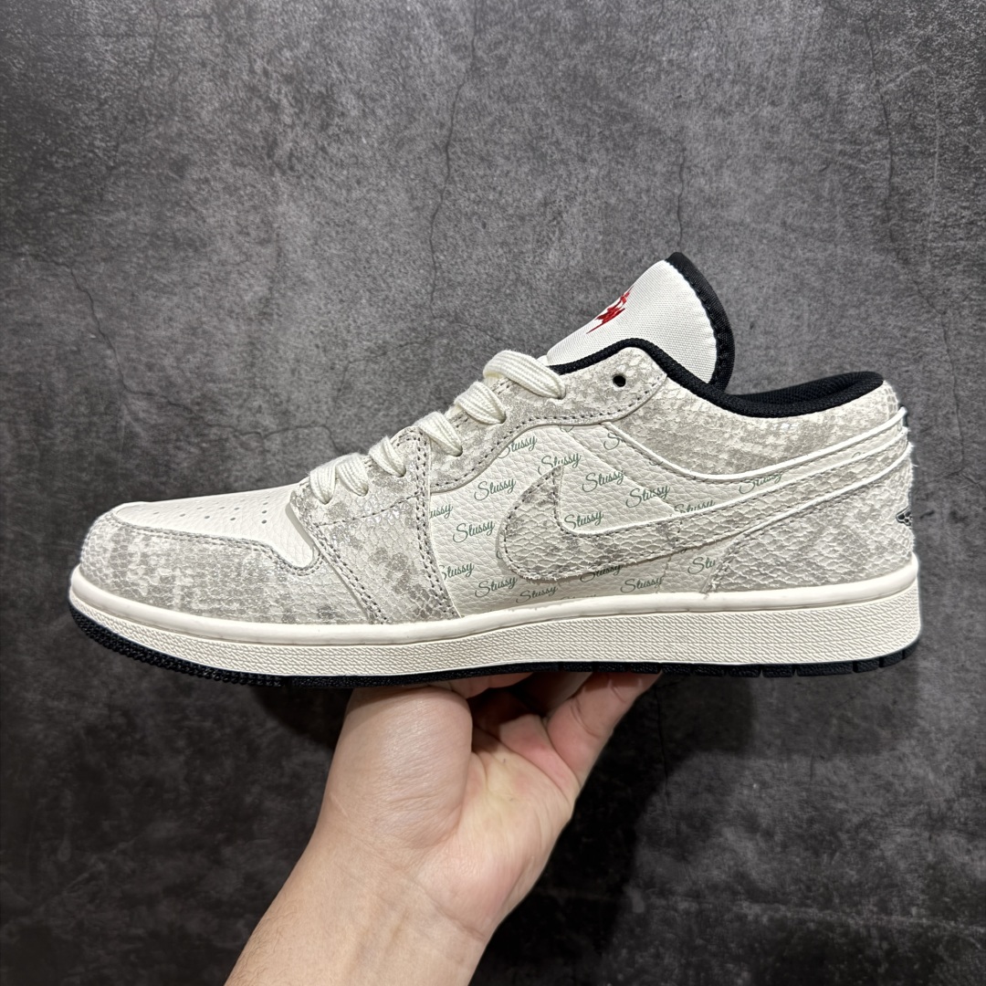 图片[2]-【定制版】Air Jordan 1 Low AJ1 乔1 斯图西-灰蛇纹 高端定制低帮复古篮球鞋rn#定制鞋盒 大厂纯原品质出货 超高清洁度 皮料切割干净无任何毛边 细节完美 r 货号：FC1688-200 尺码：36 36.5 37.5 38 38.5 39 40 40.5 41 42 42.5 43 44 44.5 45  编码：HXS320340-莆田鞋批发中心