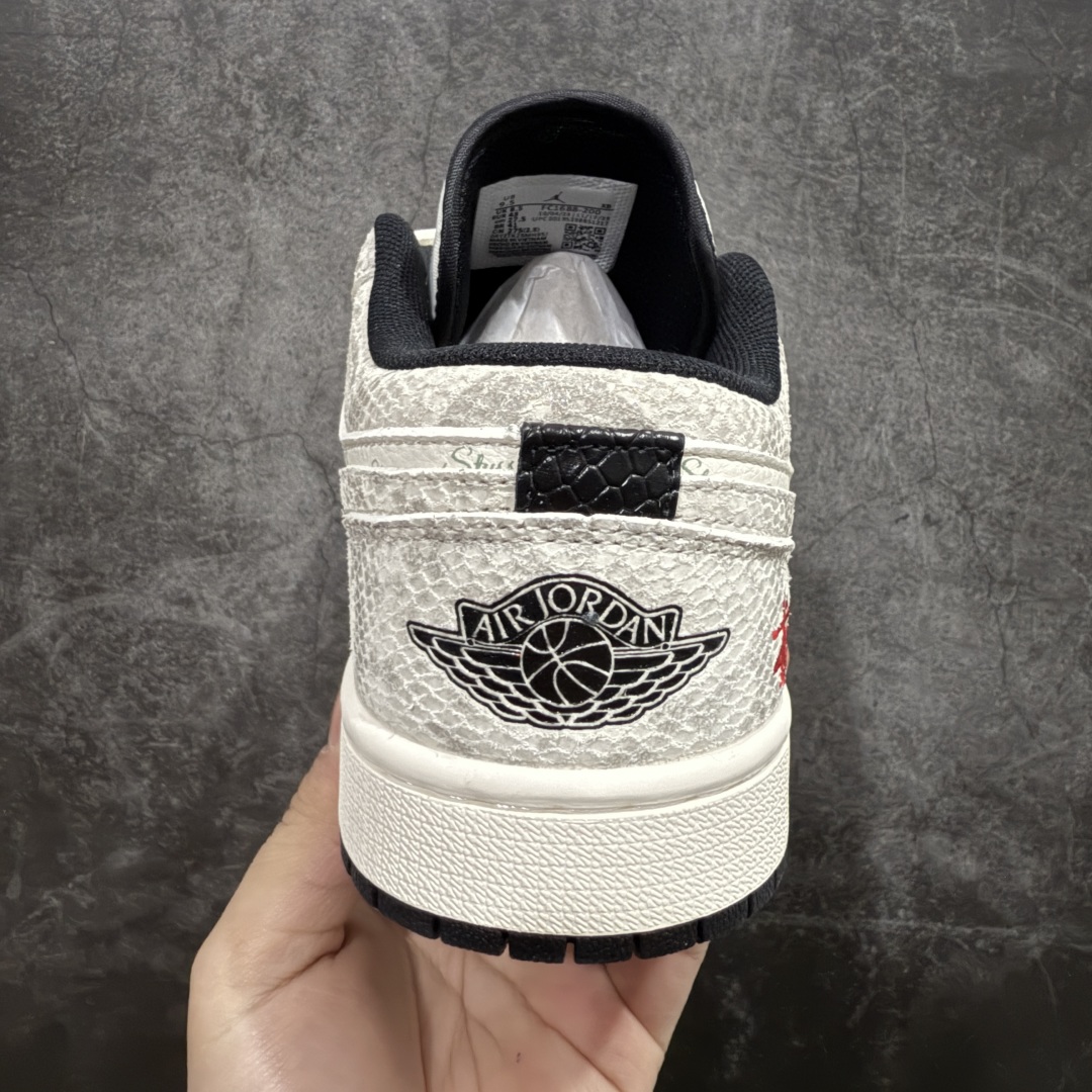 图片[4]-【定制版】Air Jordan 1 Low AJ1 乔1 斯图西-灰蛇纹 高端定制低帮复古篮球鞋rn#定制鞋盒 大厂纯原品质出货 超高清洁度 皮料切割干净无任何毛边 细节完美 r 货号：FC1688-200 尺码：36 36.5 37.5 38 38.5 39 40 40.5 41 42 42.5 43 44 44.5 45  编码：HXS320340-莆田鞋批发中心