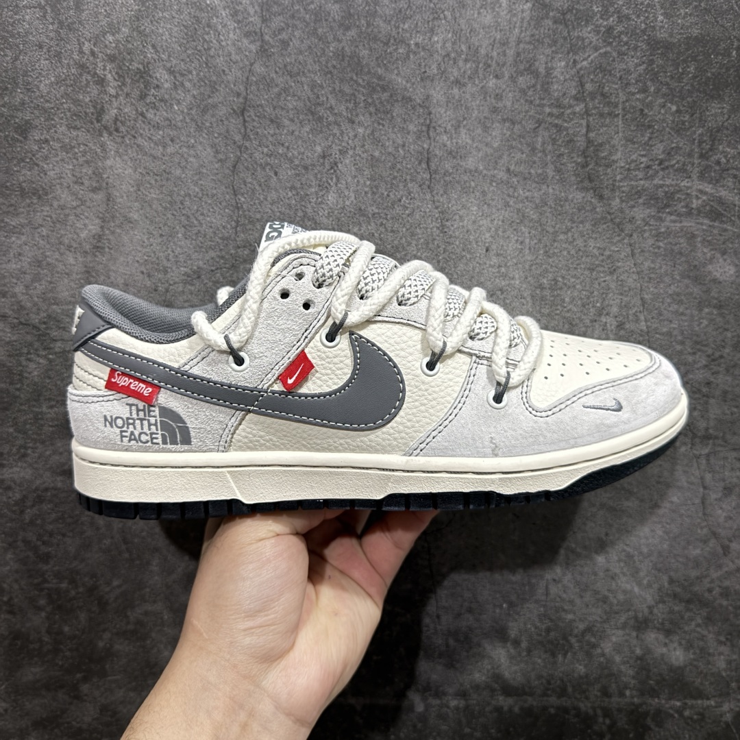 【定制版】Nk SB Dunk Low 北面 x Sup联名 米灰灰勾 周年高端定制 低帮休闲板鞋 YX5066-230rn#定制鞋盒 大厂纯原品质出货 超高清洁度 皮料切割干净无任何毛边 细节完美 r 尺码：36 36.5 37.5 38 38.5 39 40 40.5 41 42 42.5 43 44 44.5 45  编码：HXS340360-莆田鞋批发中心