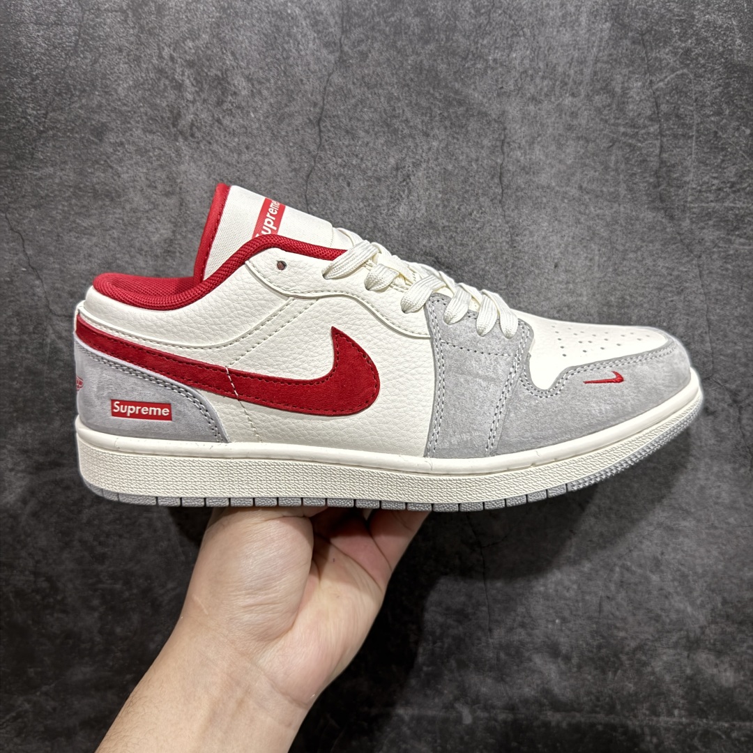 【定制版】Air Jordan 1 Low AJ1 乔1 Supreme联名-白灰红勾 高端定制 低帮复古篮球鞋 #定制鞋盒 大厂纯原品质出货 超高清洁度 皮料切割干净无任何毛边 细节完美 货号：SJ9950-024  尺码：36 36.5 37.5 38 38.5 39 40 40.5 41 42 42.5 43 44 44.5 45 编码：HXS320340-莆田鞋批发中心