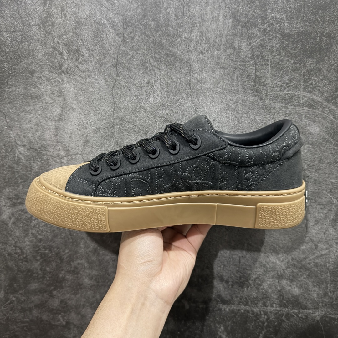 图片[2]-【总裁版本】Stone Island x Dior B33 Tennis Do Cotton 石头岛迪奥联名复古休闲板鞋 Dior B33 迪奥印花系带时尚运动板鞋网球鞋 全套原厂新版原纸板楦头开发 原厂特供皮料加持 原档数据大底 高频字母排版细节 还原 Zp 高端零售特供批次 2023秋季新品 彰显非凡的精湛工艺 重新诠释经典的网球鞋 时尚的廓形突显厚实感 采用全新的拉绒马海毛针织面料 突显柔软触感与富有层次感的流行色彩 搭配棕色绒面革镶片提升格调 别具一格的加垫鞋舌点缀以压花效果Dior标志 后侧点缀以Dior 30Avenue Montaigne标志 可为各式休闲造型增添时尚气质  尺码：40 41 42 43 44 45 46 编码：NM400430-莆田鞋批发中心