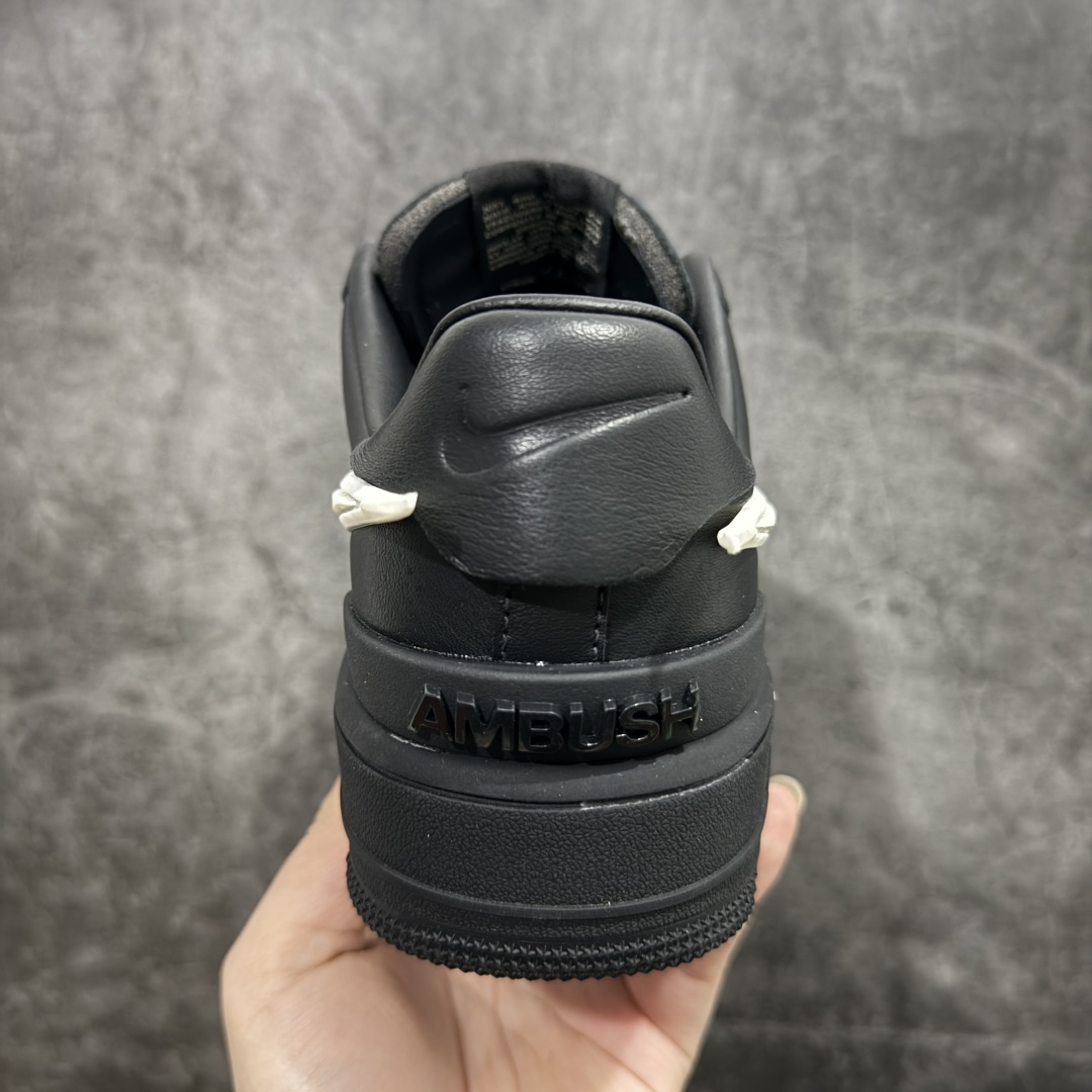 图片[4]-【纯原M版】Ambush x AF1 Air Force 1 Low 空军一号低帮运动板鞋 联名大钩黑白 DV3464-001nn独家正确版 完美出品 高端外贸 零售客户首选   AMBUSH X AF1 Low 联名款 米白第一色已入库 后续配色陆续出 官方4色 顶流 原鞋开版 耗时3个月匠心打造 原厂进口纳帕皮料 人工甩皮 全新正确RB原大底 上手上脚复刻正品质感【 拒绝市面黑心工厂虚标高价 】nSIZE: 36-48.5 编码：GQ370400-莆田鞋批发中心