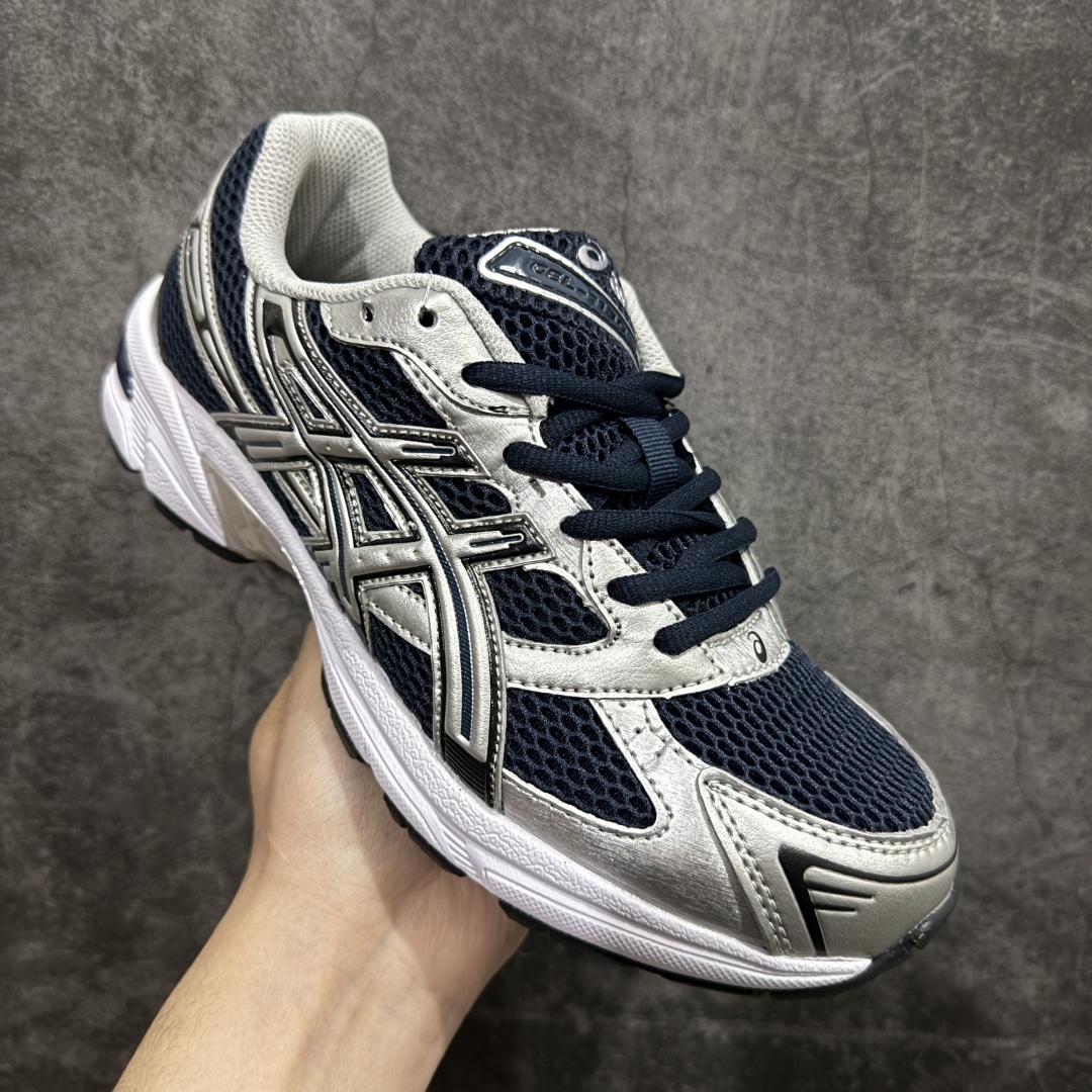 图片[3]-【纯原福利】Asics Gel-1130 亚瑟士系列低帮复古休闲运动慢跑鞋n亚瑟士1130  系列 6色 纯原  工厂年底资金压力 回血过年 特价清一波‼️整双鞋在鞋面部分选用网眼布与皮革相互连接，在鞋面银色金属质感的线条中，ASICS 品牌标志性的虎爪 Logo 出现在鞋身侧面，既展现出复古美感，又加深了整双鞋的层次感。搭载着 Ortholite 鞋垫，之后再辅以 GEL 缓震胶中底和耐磨大底，在提升上脚舒适性的同时，在缓震脚感以及耐磨抓地力方面也能满足日常运动需求。 尺码：36 37 37.5 38 39.5 40 40.5 41.5 42 42.5 43.5 44 45 编码：WE180190-莆田鞋批发中心