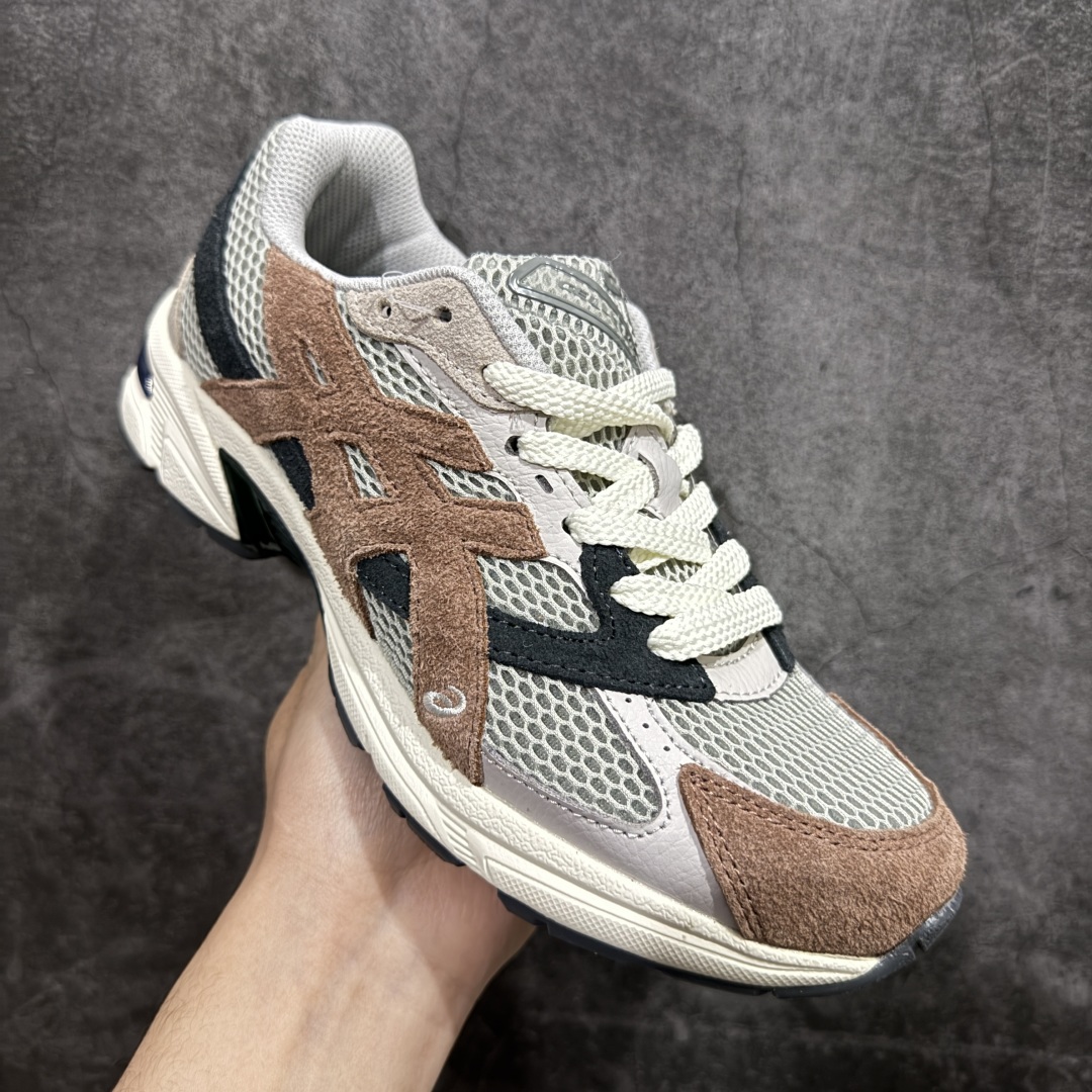 图片[3]-【纯原福利】Asics Gel-1130 亚瑟士系列低帮复古休闲运动慢跑鞋n亚瑟士1130  系列 6色 纯原  工厂年底资金压力 回血过年 特价清一波‼️整双鞋在鞋面部分选用网眼布与皮革相互连接，在鞋面银色金属质感的线条中，ASICS 品牌标志性的虎爪 Logo 出现在鞋身侧面，既展现出复古美感，又加深了整双鞋的层次感。搭载着 Ortholite 鞋垫，之后再辅以 GEL 缓震胶中底和耐磨大底，在提升上脚舒适性的同时，在缓震脚感以及耐磨抓地力方面也能满足日常运动需求。 尺码：36 37 37.5 38 39.5 40 40.5 41.5 42 42.5 43.5 44 45 编码：WE180190-莆田鞋批发中心