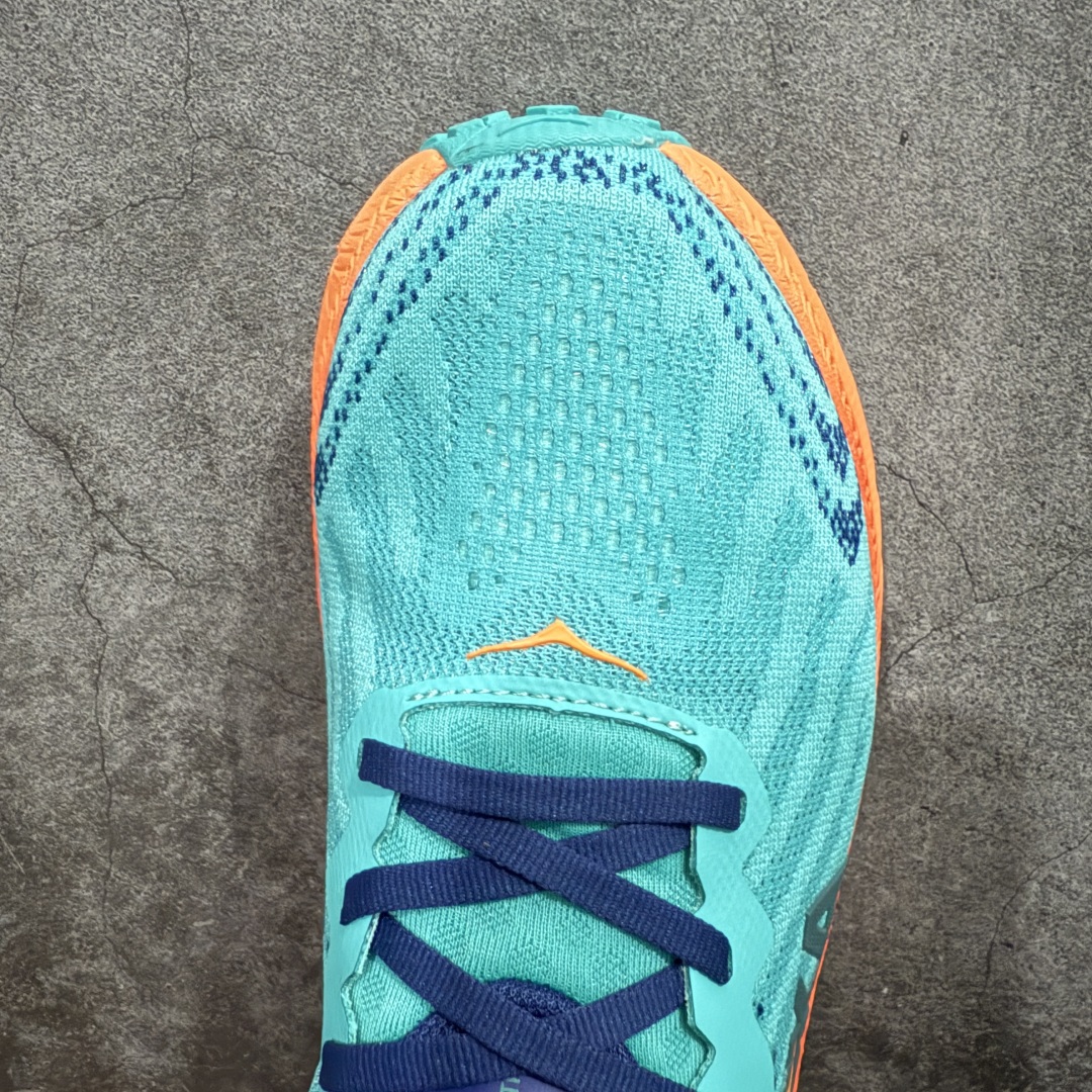 图片[5]-【特价福利】HOKA ONE ONE Challenger ATR 7 挑战者七代轻便耐磨防滑跑步鞋新一代Challenger泡棉中底减重10% 增加3mm强化缓震、打造Q弹脚感 后跟采用延伸设计 加强跟腱保护、便于穿脱 搭配环保工程网布增加透气、短靴细节防止碎石进入 重新设计的大底以轮胎刻纹为灵感 以更密集的全大底水波刻纹 搭配加大面积的高耐磨橡胶与4mm大刻纹设计 增加整体抓地力与稳定性SIZE：36 36.5 37.5 38 38.5 39 40 40.5 41 42 42.5 43 44 44.5 45 编码：LDS210220-莆田鞋批发中心