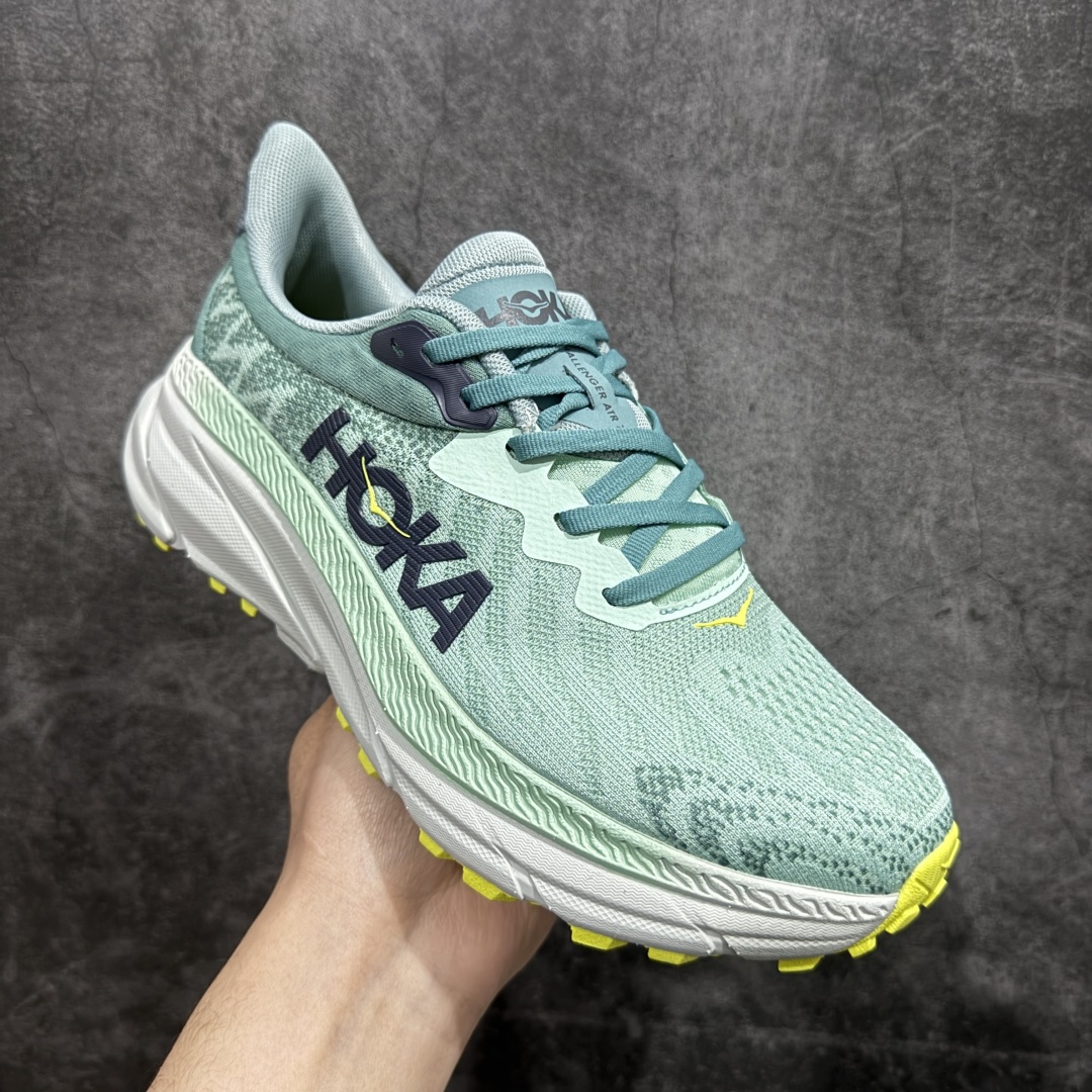 图片[3]-【特价福利】HOKA ONE ONE Challenger ATR 7 挑战者七代轻便耐磨防滑跑步鞋新一代Challenger泡棉中底减重10% 增加3mm强化缓震、打造Q弹脚感 后跟采用延伸设计 加强跟腱保护、便于穿脱 搭配环保工程网布增加透气、短靴细节防止碎石进入 重新设计的大底以轮胎刻纹为灵感 以更密集的全大底水波刻纹 搭配加大面积的高耐磨橡胶与4mm大刻纹设计 增加整体抓地力与稳定性SIZE：36 36.5 37.5 38 38.5 39 40 40.5 41 42 42.5 43 44 44.5 45 编码：LDS210220-莆田鞋批发中心