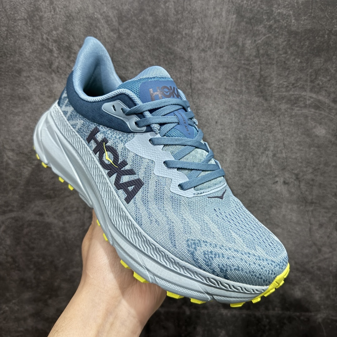 图片[3]-【特价福利】HOKA ONE ONE Challenger ATR 7 挑战者七代轻便耐磨防滑跑步鞋新一代Challenger泡棉中底减重10% 增加3mm强化缓震、打造Q弹脚感 后跟采用延伸设计 加强跟腱保护、便于穿脱 搭配环保工程网布增加透气、短靴细节防止碎石进入 重新设计的大底以轮胎刻纹为灵感 以更密集的全大底水波刻纹 搭配加大面积的高耐磨橡胶与4mm大刻纹设计 增加整体抓地力与稳定性SIZE：36 36.5 37.5 38 38.5 39 40 40.5 41 42 42.5 43 44 44.5 45 编码：LDS210220-莆田鞋批发中心