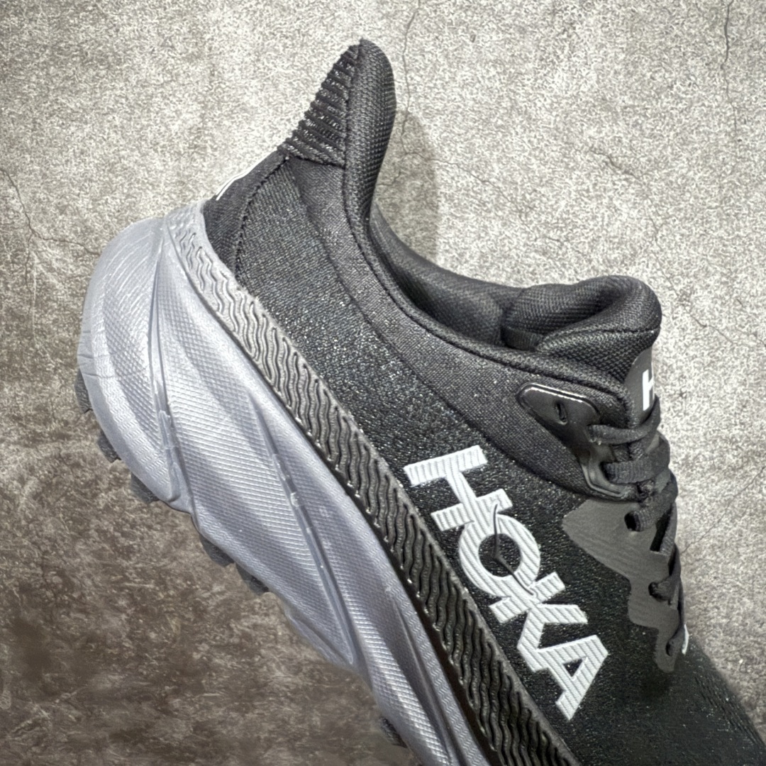 图片[7]-【特价福利】HOKA ONE ONE Challenger ATR 7 挑战者七代轻便耐磨防滑跑步鞋新一代Challenger泡棉中底减重10% 增加3mm强化缓震、打造Q弹脚感 后跟采用延伸设计 加强跟腱保护、便于穿脱 搭配环保工程网布增加透气、短靴细节防止碎石进入 重新设计的大底以轮胎刻纹为灵感 以更密集的全大底水波刻纹 搭配加大面积的高耐磨橡胶与4mm大刻纹设计 增加整体抓地力与稳定性SIZE：36 36.5 37.5 38 38.5 39 40 40.5 41 42 42.5 43 44 44.5 45 编码：LDS210220-莆田鞋批发中心