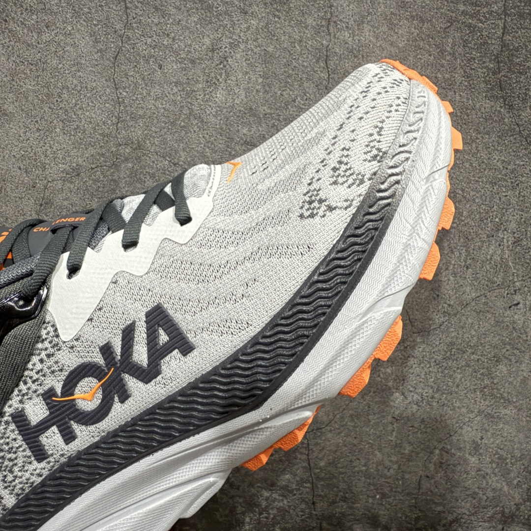 图片[6]-【特价福利】HOKA ONE ONE Challenger ATR 7 挑战者七代轻便耐磨防滑跑步鞋新一代Challenger泡棉中底减重10% 增加3mm强化缓震、打造Q弹脚感 后跟采用延伸设计 加强跟腱保护、便于穿脱 搭配环保工程网布增加透气、短靴细节防止碎石进入 重新设计的大底以轮胎刻纹为灵感 以更密集的全大底水波刻纹 搭配加大面积的高耐磨橡胶与4mm大刻纹设计 增加整体抓地力与稳定性SIZE：36 36.5 37.5 38 38.5 39 40 40.5 41 42 42.5 43 44 44.5 45 编码：LDS210220-莆田鞋批发中心