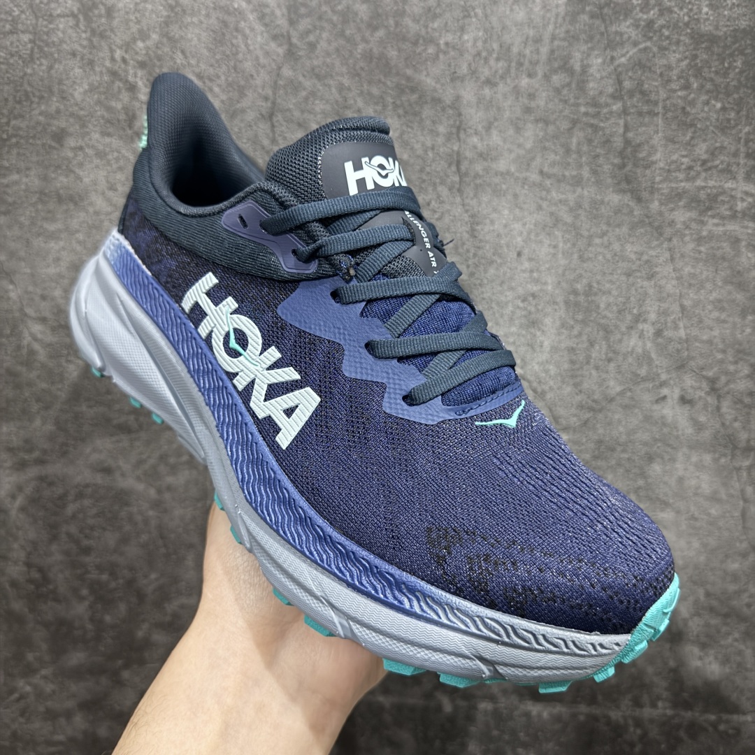 图片[3]-【特价福利】HOKA ONE ONE Challenger ATR 7 挑战者七代轻便耐磨防滑跑步鞋新一代Challenger泡棉中底减重10% 增加3mm强化缓震、打造Q弹脚感 后跟采用延伸设计 加强跟腱保护、便于穿脱 搭配环保工程网布增加透气、短靴细节防止碎石进入 重新设计的大底以轮胎刻纹为灵感 以更密集的全大底水波刻纹 搭配加大面积的高耐磨橡胶与4mm大刻纹设计 增加整体抓地力与稳定性SIZE：36 36.5 37.5 38 38.5 39 40 40.5 41 42 42.5 43 44 44.5 45 编码：LDS210220-莆田鞋批发中心