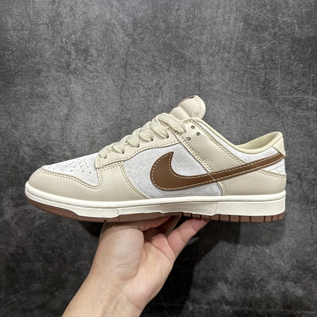 图片[2]-【定制版】NIKE SB Dunk Low x The North Face 米棕小钩n公司级出品 极力推荐n原装头层材料 独家版型蒸餾加工n帶來的是更好的视觉和脚感体验n大厂纯原品质出货 清洁度 电绣工艺皮料切割干净无任何毛边 细节完美官方货号：XX9932 032 尺码： 36 36.5 37.5 38 38.5 39 40 40.5 41 42 42.5 43 44 44.5 45 编码：CC280300-莆田鞋批发中心