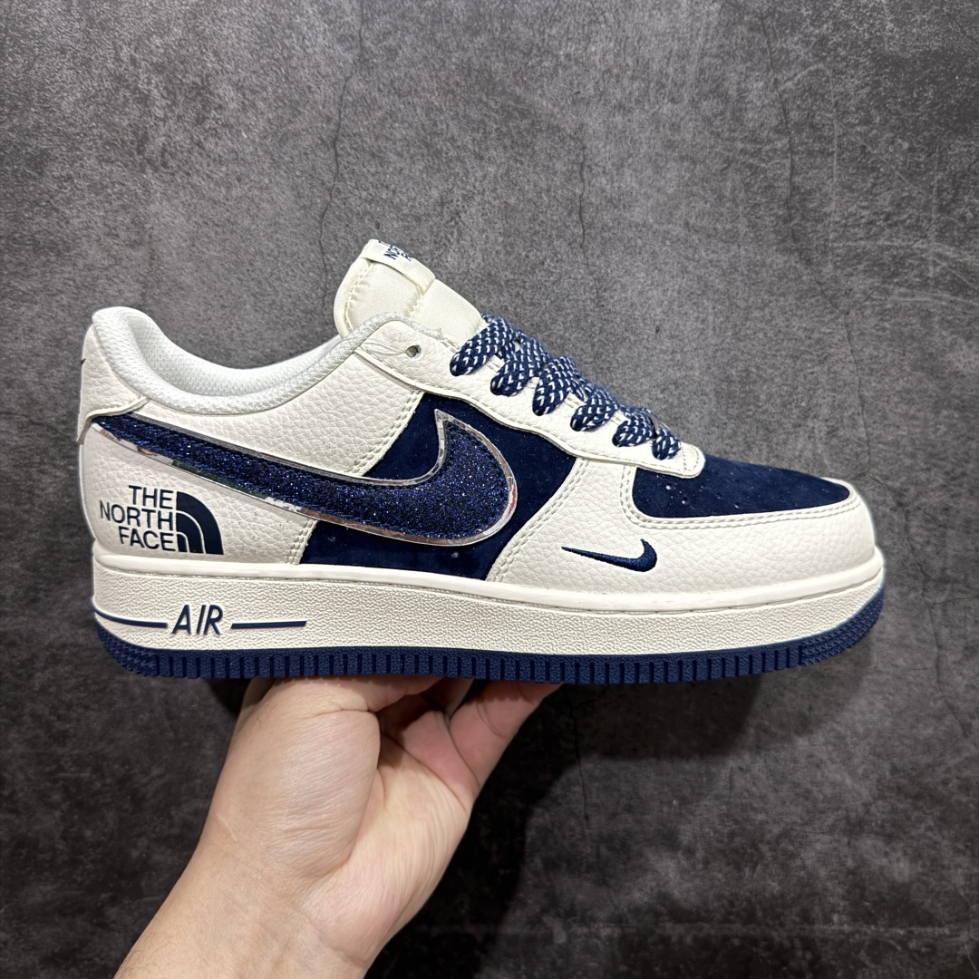 【公司级】海外限量发售NIke Air Force 1 \’07 Low “北面联名”空军一号 低帮 运动鞋 休闲鞋 折边针车 工艺难度大 原楦头原纸板 原装鞋盒 定制五金配件 内置全掌气垫 原厂鞋底货号：QY6818-525 Size：36 36.5 37.5 38 38.5 39 40 40.5 41 42 42.5 43 44 44.5 45 编码：CC280300-莆田鞋批发中心