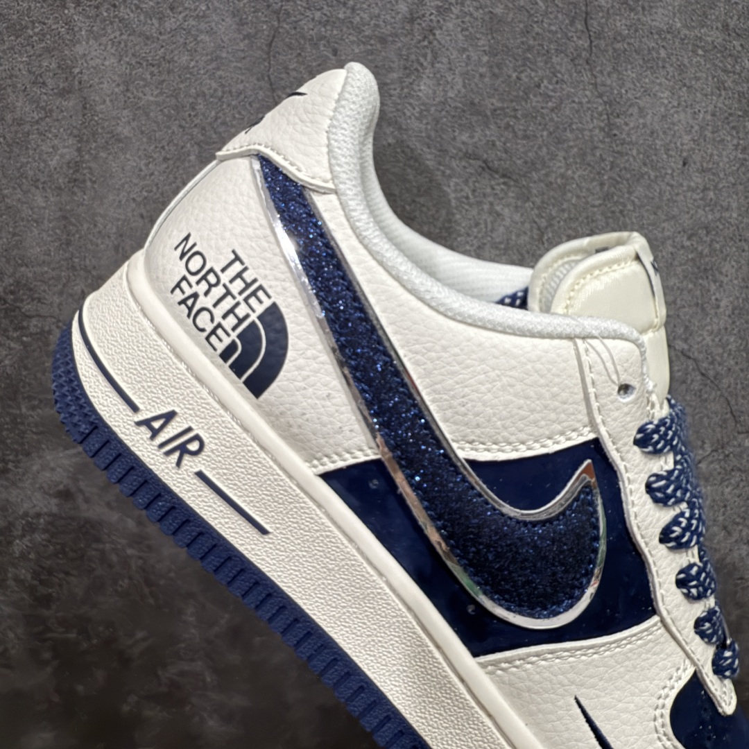 图片[7]-【公司级】海外限量发售NIke Air Force 1 \’07 Low “北面联名”空军一号 低帮 运动鞋 休闲鞋 折边针车 工艺难度大 原楦头原纸板 原装鞋盒 定制五金配件 内置全掌气垫 原厂鞋底货号：QY6818-525 Size：36 36.5 37.5 38 38.5 39 40 40.5 41 42 42.5 43 44 44.5 45 编码：CC280300-莆田鞋批发中心