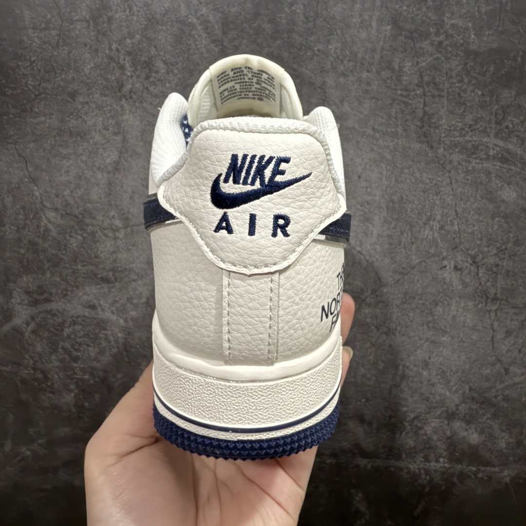 图片[4]-【公司级】海外限量发售NIke Air Force 1 \’07 Low “北面联名”空军一号 低帮 运动鞋 休闲鞋 折边针车 工艺难度大 原楦头原纸板 原装鞋盒 定制五金配件 内置全掌气垫 原厂鞋底货号：QY6818-525 Size：36 36.5 37.5 38 38.5 39 40 40.5 41 42 42.5 43 44 44.5 45 编码：CC280300-莆田鞋批发中心