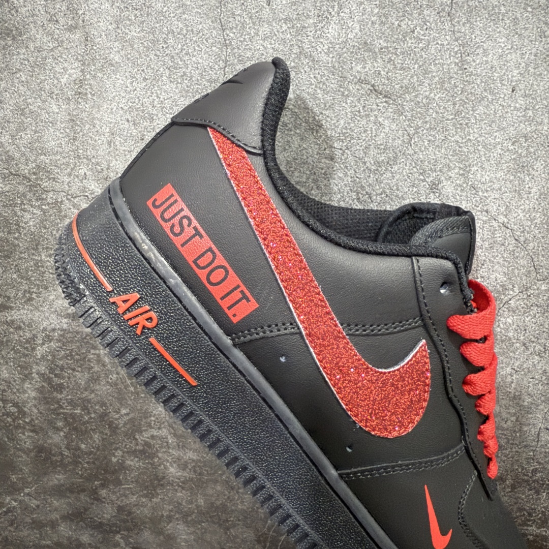 图片[7]-【公司级】Nike Air Force 1 Low “Just Do It”联名黑红 空军一号低帮运动休闲板鞋 原楦头原纸板 打造纯正空军版型#专注外贸渠道 全掌内置蜂窝气垫 #原盒配件 原厂中底钢印、拉帮完美货号：CW2288-025 尺码：36 36.5 37.5 38 38.5 39 40 40.5 41 42 42.5 43 44 44.5 45 编码：LF290300-莆田鞋批发中心