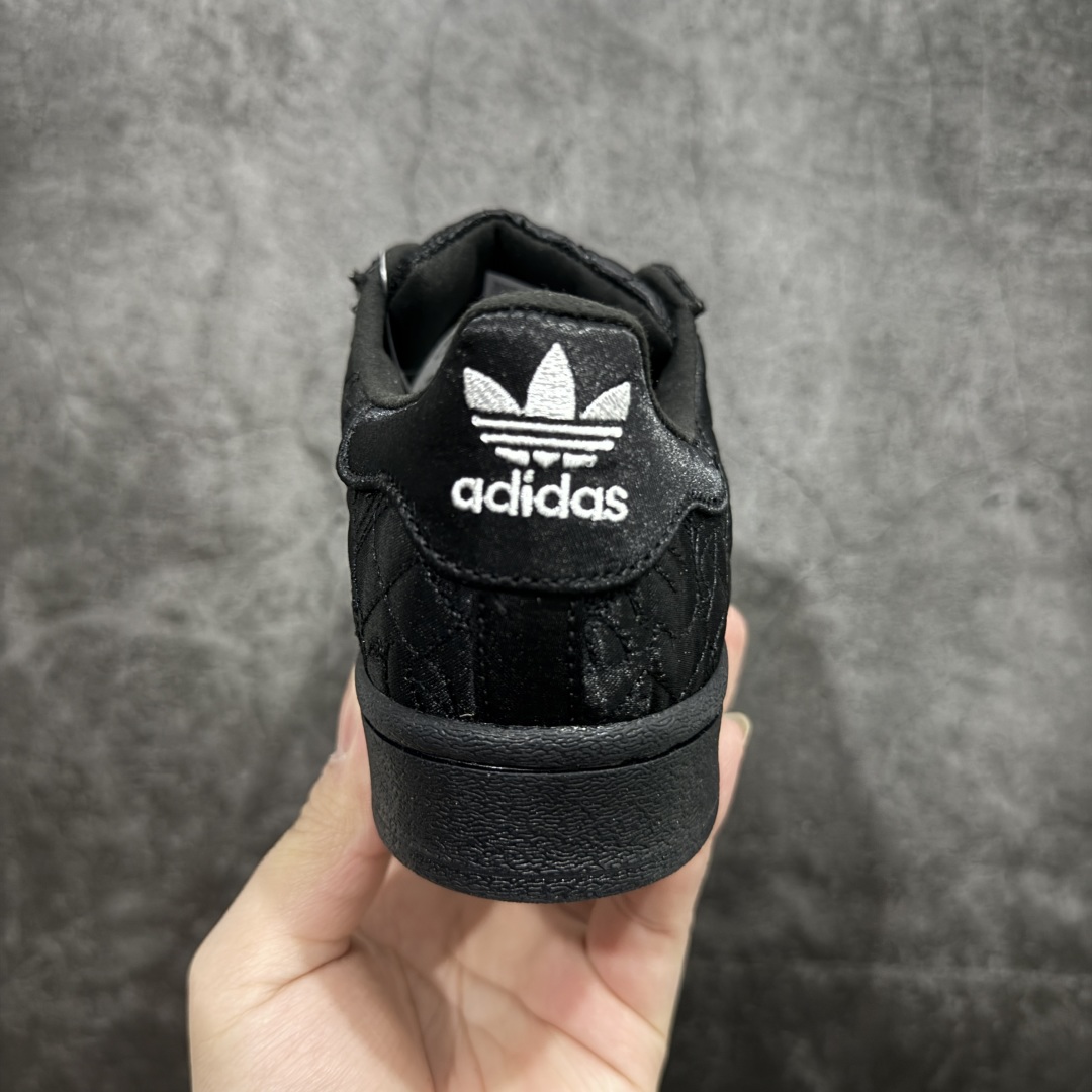 图片[4]-【公司级】Caroline Hu x Adidas originals Superstar W 潮流 时尚 防滑减震 低帮 阿迪达斯板鞋n黑色鞋身 搭配大朵蝴蝶结n呈现风格极为有趣 少女心十足细节点缀更是非常巧妙 充满趣味性n两副鞋带 可替换使用或花式系带 根据服饰的色彩随意切换造型！ 货号:JR7978 尺码:35.5 36 36.5 37 38 38.5 39 40 编码：XN230250-莆田鞋批发中心