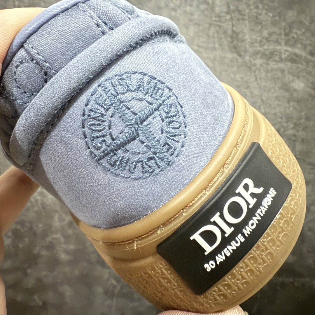 图片[2]-【总裁版本】Stone Island x Dior B33 Tennis Do Cotton 石头岛迪奥联名复古休闲板鞋 Dior B33 迪奥印花系带时尚运动板鞋网球鞋 全套原厂新版原纸板楦头开发 原厂特供皮料加持 原档数据大底 高频字母排版细节 还原 Zp 高端零售特供批次 2023秋季新品 彰显非凡的精湛工艺 重新诠释经典的网球鞋 时尚的廓形突显厚实感 采用全新的拉绒马海毛针织面料 突显柔软触感与富有层次感的流行色彩 搭配棕色绒面革镶片提升格调 别具一格的加垫鞋舌点缀以压花效果Dior标志 后侧点缀以Dior 30Avenue Montaigne标志 可为各式休闲造型增添时尚气质  尺码：40 41 42 43 44 45 46 编码：NM400430-莆田鞋批发中心