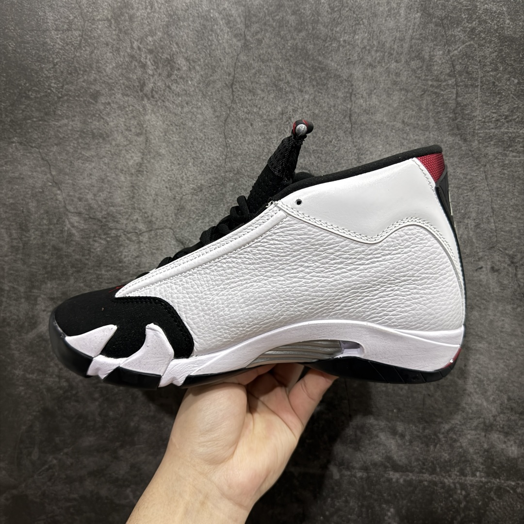 图片[2]-【XP纯原】Air Jordan AJ14 “Black Toe” 2024版本 黑白熊猫！nn外贸特供批次 原楦原档案数据开模打造 原厂中底拉帮钢印 原盒原配 以法拉利 550 Maranello 为设计灵感 类似跑车的全新流线鞋型 鞋头的麂皮与鞋身的荔枝皮相结合 最具代表性的黑红配色 中底内侧开创性的透气孔设计 看起来与跑车的进气口如出一辙 盾牌造型更能让人们直接想到法拉利的 LogoSIZE：40.5 41 42 42.5 43 44 44.5 45 46 47.5 货号：487471-160 编码：X1500520-莆田鞋批发中心