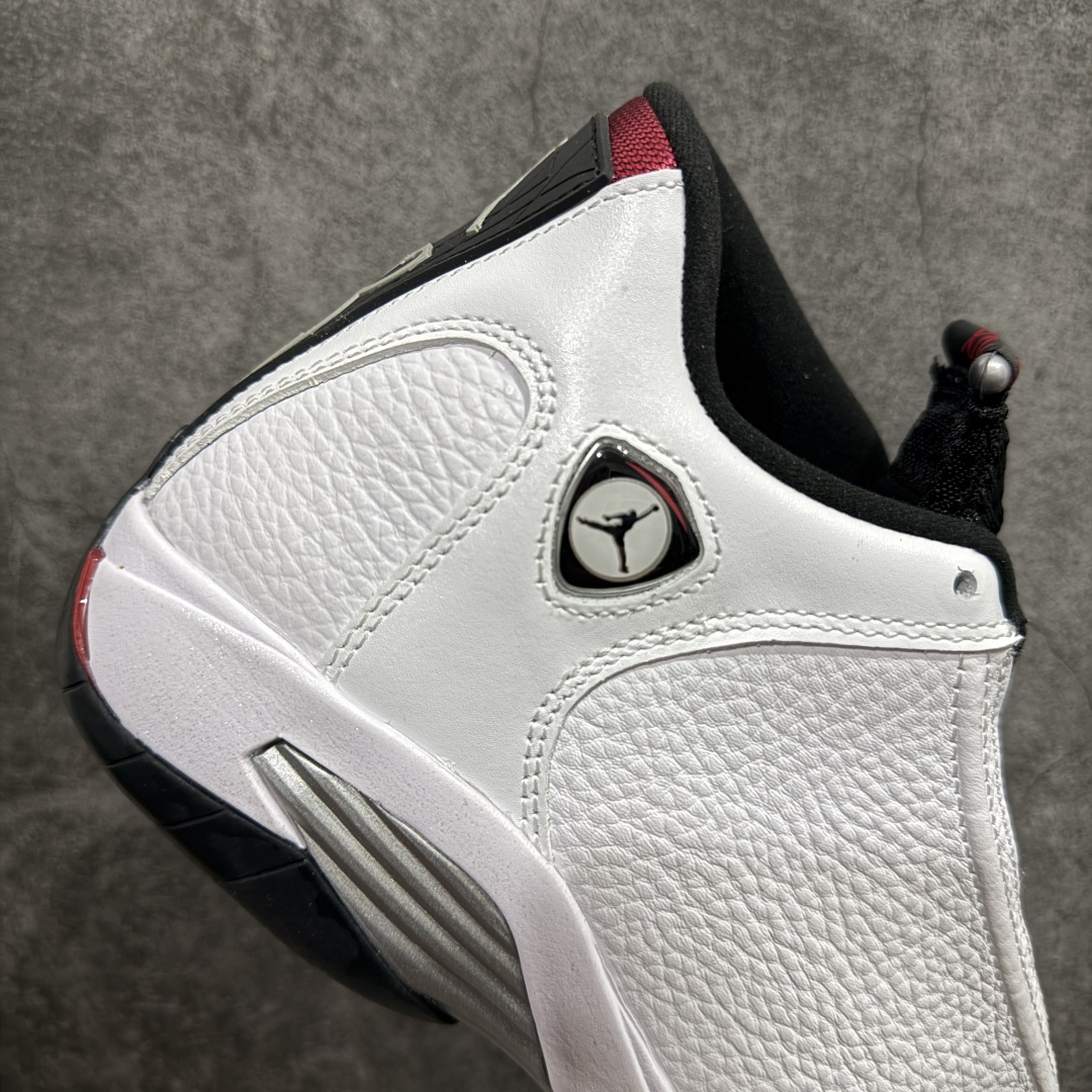 图片[7]-【XP纯原】Air Jordan AJ14 “Black Toe” 2024版本 黑白熊猫！nn外贸特供批次 原楦原档案数据开模打造 原厂中底拉帮钢印 原盒原配 以法拉利 550 Maranello 为设计灵感 类似跑车的全新流线鞋型 鞋头的麂皮与鞋身的荔枝皮相结合 最具代表性的黑红配色 中底内侧开创性的透气孔设计 看起来与跑车的进气口如出一辙 盾牌造型更能让人们直接想到法拉利的 LogoSIZE：40.5 41 42 42.5 43 44 44.5 45 46 47.5 货号：487471-160 编码：X1500520-莆田鞋批发中心