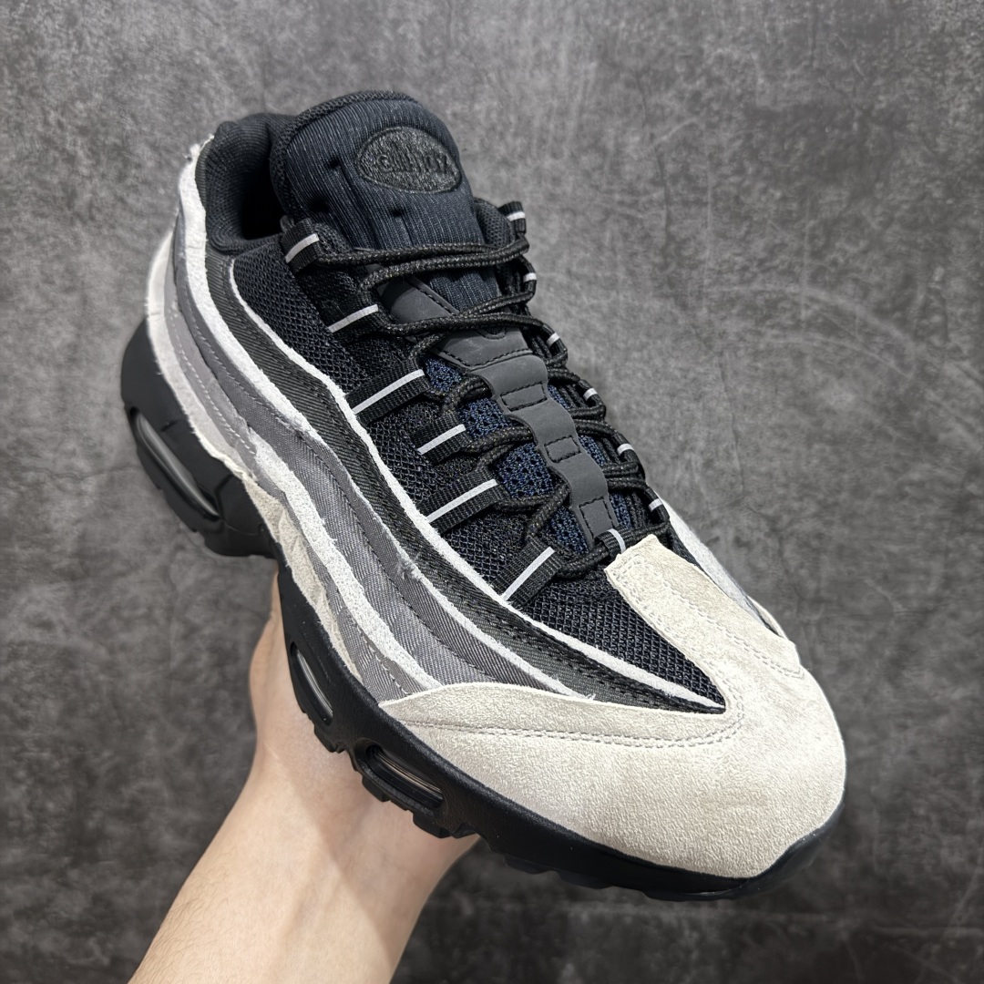 图片[3]-【GX纯原】CDG x  NK Air Max 95 联名复古减震防滑低帮气垫跑步鞋 黑白灰 CU8406-101n原鞋一比一开发 过验级别品质n独家私模开发 多次调教细节完全对版n原厂气垫气压足，保证脚感与原版一致n鞋面材料卡色也与原版一致 外贸专供 最大做到48.5nNike耐克跑步鞋经典透气舒适运动鞋休闲鞋。为了迎接今年的世界地球日，Nike 为此推出了这款全新配色的 Air Max 95，以往这个主题的产品 Nike 选择了大地色系为主体，今年也不例外。整鞋材质使用工程网布和帆布相结合，配色则是泥土和大地色系。logo刺绣、对比拼接细节、圆头、正面系带、鞋垫饰有标志、标志性Air Max鞋底。Air Max 95 凭借流畅的造型、经典的开窗气垫，时至今日仍然是众多潮人备受喜爱的球鞋之一 尺码:   40-48.5 编码：X10420440-莆田鞋批发中心