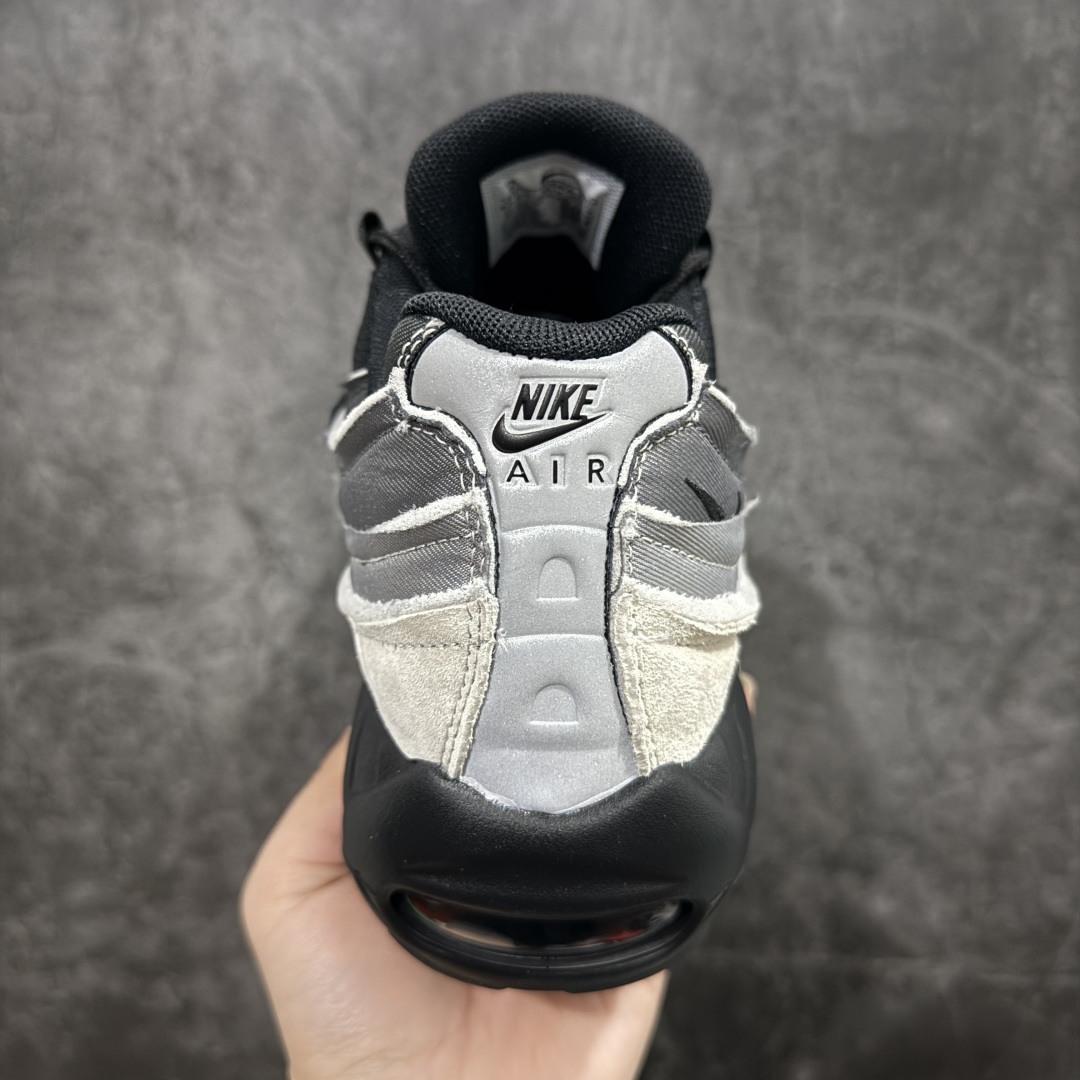 图片[4]-【GX纯原】CDG x  NK Air Max 95 联名复古减震防滑低帮气垫跑步鞋 黑白灰 CU8406-101n原鞋一比一开发 过验级别品质n独家私模开发 多次调教细节完全对版n原厂气垫气压足，保证脚感与原版一致n鞋面材料卡色也与原版一致 外贸专供 最大做到48.5nNike耐克跑步鞋经典透气舒适运动鞋休闲鞋。为了迎接今年的世界地球日，Nike 为此推出了这款全新配色的 Air Max 95，以往这个主题的产品 Nike 选择了大地色系为主体，今年也不例外。整鞋材质使用工程网布和帆布相结合，配色则是泥土和大地色系。logo刺绣、对比拼接细节、圆头、正面系带、鞋垫饰有标志、标志性Air Max鞋底。Air Max 95 凭借流畅的造型、经典的开窗气垫，时至今日仍然是众多潮人备受喜爱的球鞋之一 尺码:   40-48.5 编码：X10420440-莆田鞋批发中心