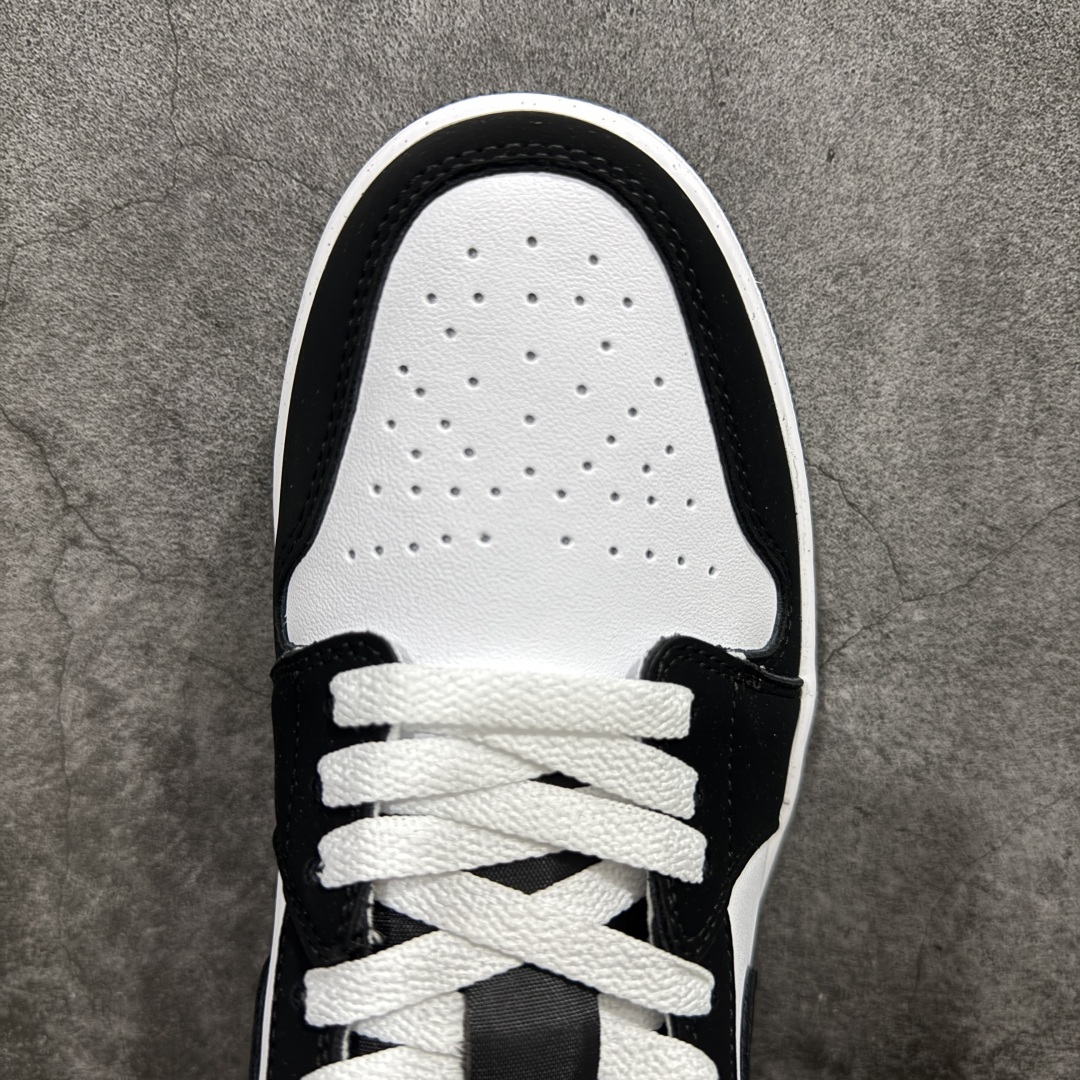 图片[5]-【K版】Air Jordan AJ1 Low 低帮 黑白反光尾 HF3148-106nn全新流水线出品 DT版本唯一平替选择 市场第二梯队最强版 全部原鞋开发 原楦原纸板开发 全鞋电脑针车 原厂内置全掌气垫 原盒内在原标 唯一Zp原版鞋带绑法 免检产品 全新2022版型 全头层皮料 完美零毛边处理 原厂配置全掌气垫 价格定位良心 几十个配色陆续出货 SIZE：36 36.5 37.5 38 38.5 39 40 40.5 41 42 42.5 43 44 44.5 45 46 47.5 编码：LDS230250-莆田鞋批发中心