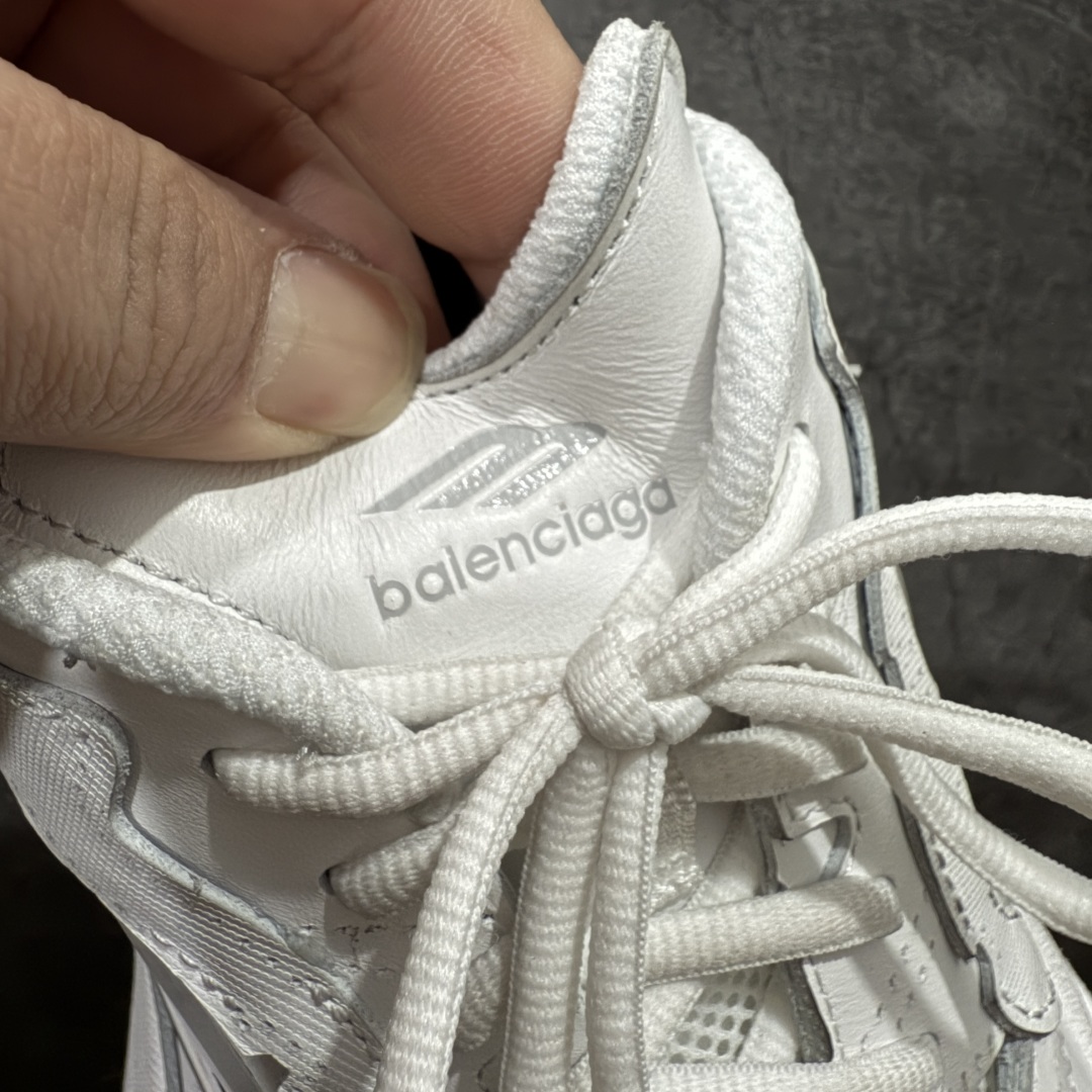 图片[6]-【XA纯原】最新外贸批次 Balenciaga巴黎世家16代 MONDAY 白色nn其前卫的设计、夸张的体积和反光细节赋予其特别的轮廓 采用头层牛皮材质制成，带来良好脚感，外观全新造型，鞋身富有潮流感且易穿搭，正确做旧，多层组合橡胶大底防滑耐磨 尺码：35 36 37 38 39 40 41 42 43 44 45 46  编码：DF390410-莆田鞋批发中心