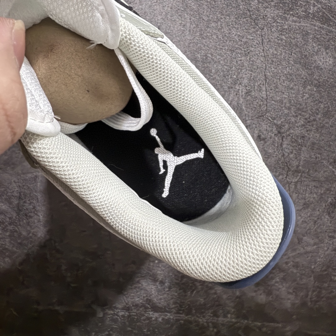 图片[7]-【纯原N版】Air Jordan Legacy AJ312 Low低帮复古篮球鞋 青蛇 白绿色 HV5970-101nn市场最强独一档产物 全套原纸板楦头开发 原厂大底磨具加持立体防滑纹理 原档数据后跟TPU子母扣魔术贴 原装可视Air Sole气垫 原汁原味最完美的312代版型 唯一正确鞋头趴度弧度高度鞋身腰线 进口港宝加持 后跟自然饱满 全鞋荧光划线卡点 追求极致完美 每一双都是工艺品 多重QC质检 超越公司货的品控标准 实实在在的免检产品 鞋身采用了皮革材质打造 横跨鞋面的魔术贴十分吸睛 侧面的Swoosh Logo的一部分被鞋面遮挡了一部分 颇具玩味 魔术贴上标有NK标识 而鞋舌上是Jordan的经典红色飞翼Logo 后跟和鞋底均采用了AJ3的设计 后跟上同样也使用了经典的爆裂纹图案SIZE：36 36.5 37.5 38 38.5 39 40  编码：QH2802300-莆田鞋批发中心