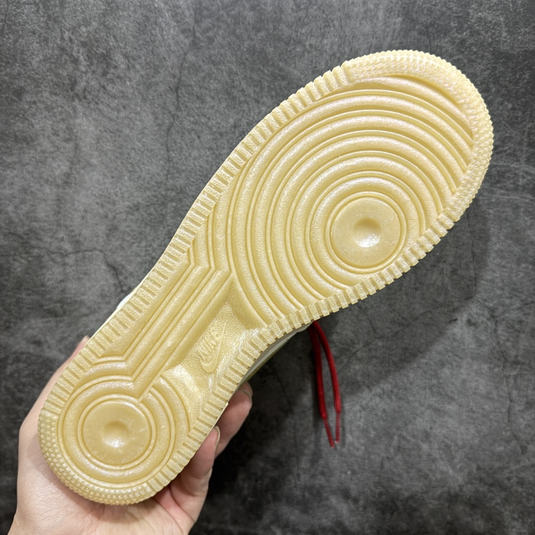 图片[9]-【顶级纯原】2025“蛇年”特别版，迎接农历新年！耐克Nike Air Force 1’07 Low\”Year of the Snake\”空军一号低帮经典百搭休闲运动板鞋“皮革蛇年”HV5990-172nn原版开发 全鞋使用原厂软质头层牛皮n针车细节配件全部同步原版 区别市面通货n卡色为米浅米白非市面错版纯白n男女鞋半码制 升级原楦原纸版数据开发版型n内置全掌Air Sole气垫 中底走线 鞋垫刷胶同步原版n市场唯一高端充正版本  尺码：36 36.5 37.5 38 38.5 39 40 40.5 41 42 42.5 43 44 44.5 45 编码：WE310330-莆田鞋批发中心