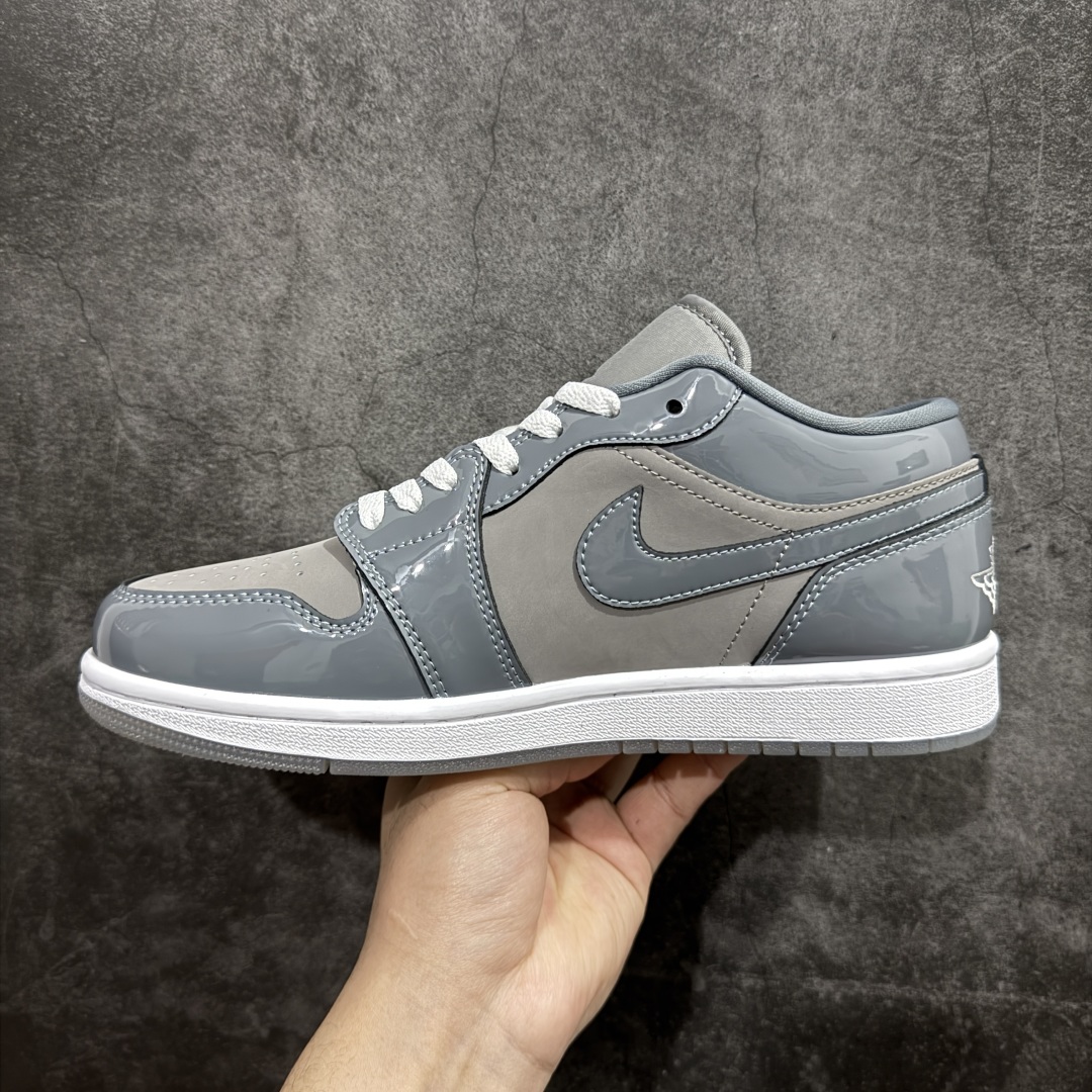 图片[2]-【K版】Air Jordan AJ1 Low 低帮 酷灰 HF3148-011nn全新流水线出品 DT版本唯一平替选择 市场第二梯队最强版 全部原鞋开发 原楦原纸板开发 全鞋电脑针车 原厂内置全掌气垫 原盒内在原标 唯一Zp原版鞋带绑法 免检产品 全新2022版型 全头层皮料 完美零毛边处理 原厂配置全掌气垫 价格定位良心 几十个配色陆续出货 SIZE：36 36.5 37.5 38 38.5 39 40 40.5 41 42 42.5 43 44 44.5 45 46 47.5 编码：LDS230250-莆田鞋批发中心