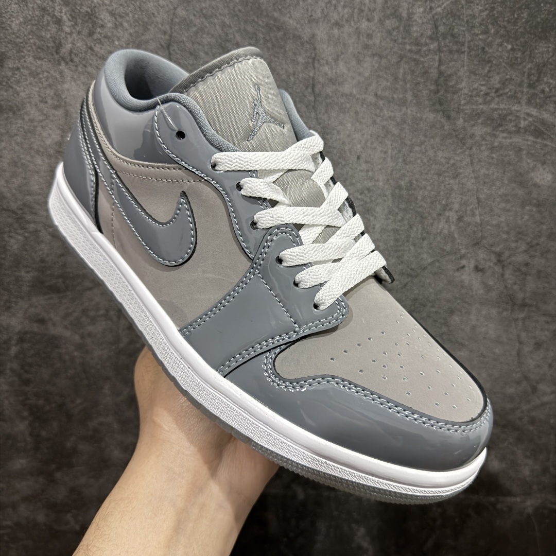 图片[3]-【K版】Air Jordan AJ1 Low 低帮 酷灰 HF3148-011nn全新流水线出品 DT版本唯一平替选择 市场第二梯队最强版 全部原鞋开发 原楦原纸板开发 全鞋电脑针车 原厂内置全掌气垫 原盒内在原标 唯一Zp原版鞋带绑法 免检产品 全新2022版型 全头层皮料 完美零毛边处理 原厂配置全掌气垫 价格定位良心 几十个配色陆续出货 SIZE：36 36.5 37.5 38 38.5 39 40 40.5 41 42 42.5 43 44 44.5 45 46 47.5 编码：LDS230250-莆田鞋批发中心